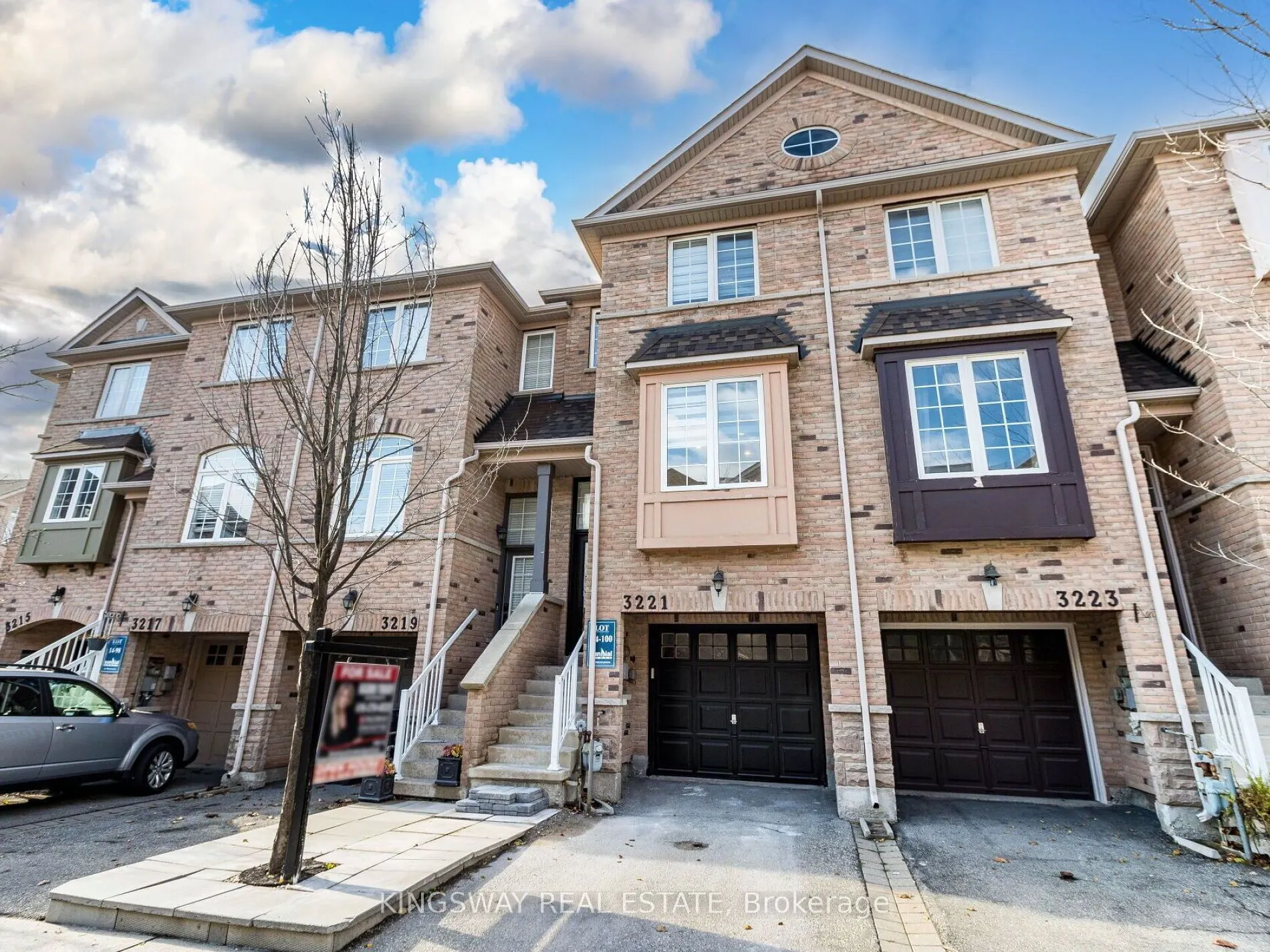 3221 Redpath Circle
