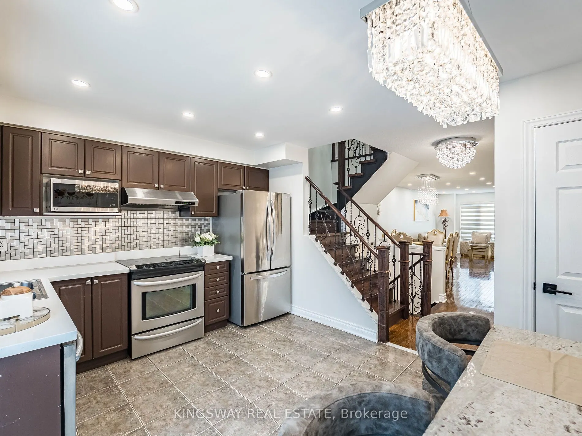 3221 Redpath Circle
