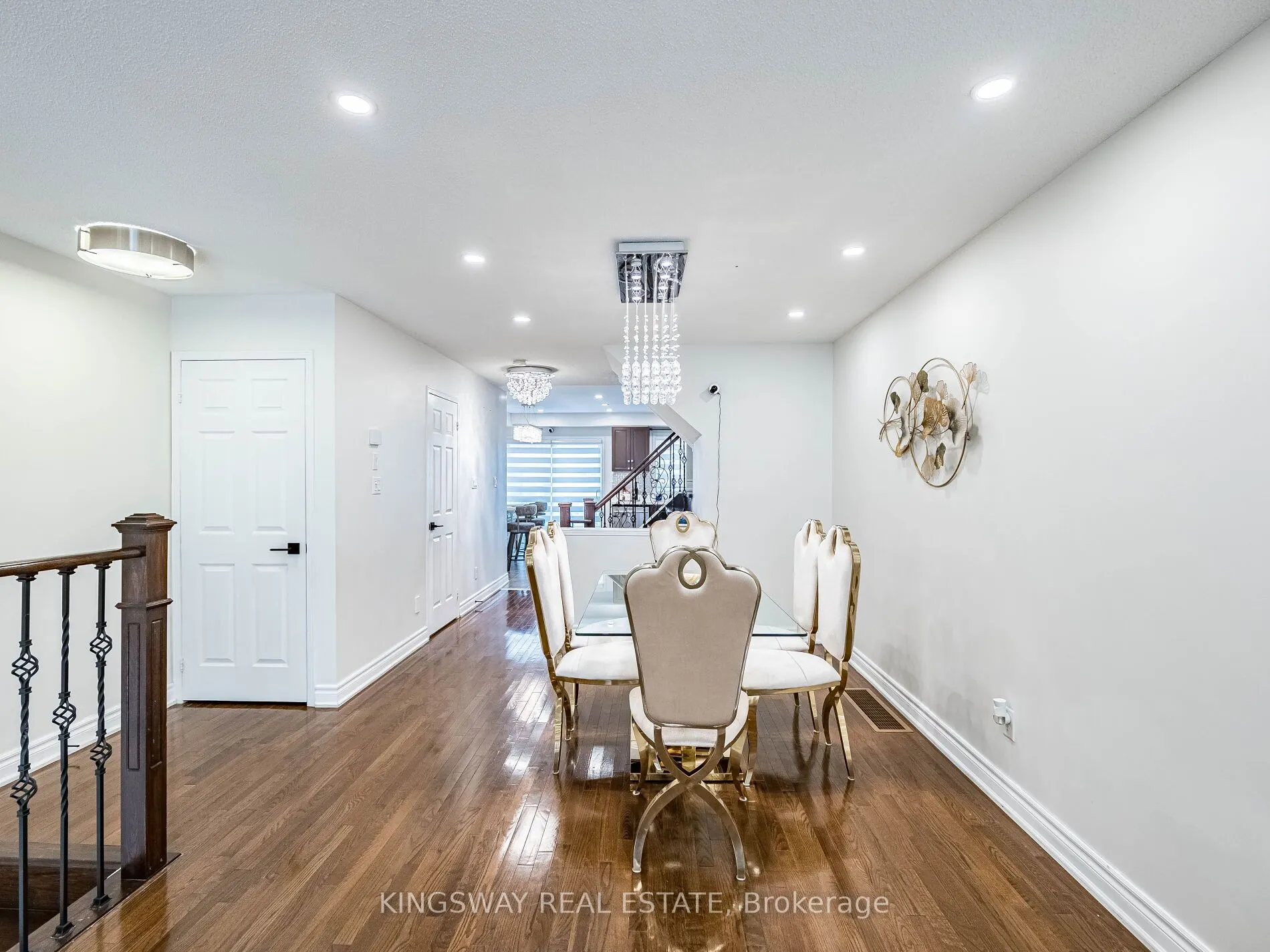 3221 Redpath Circle