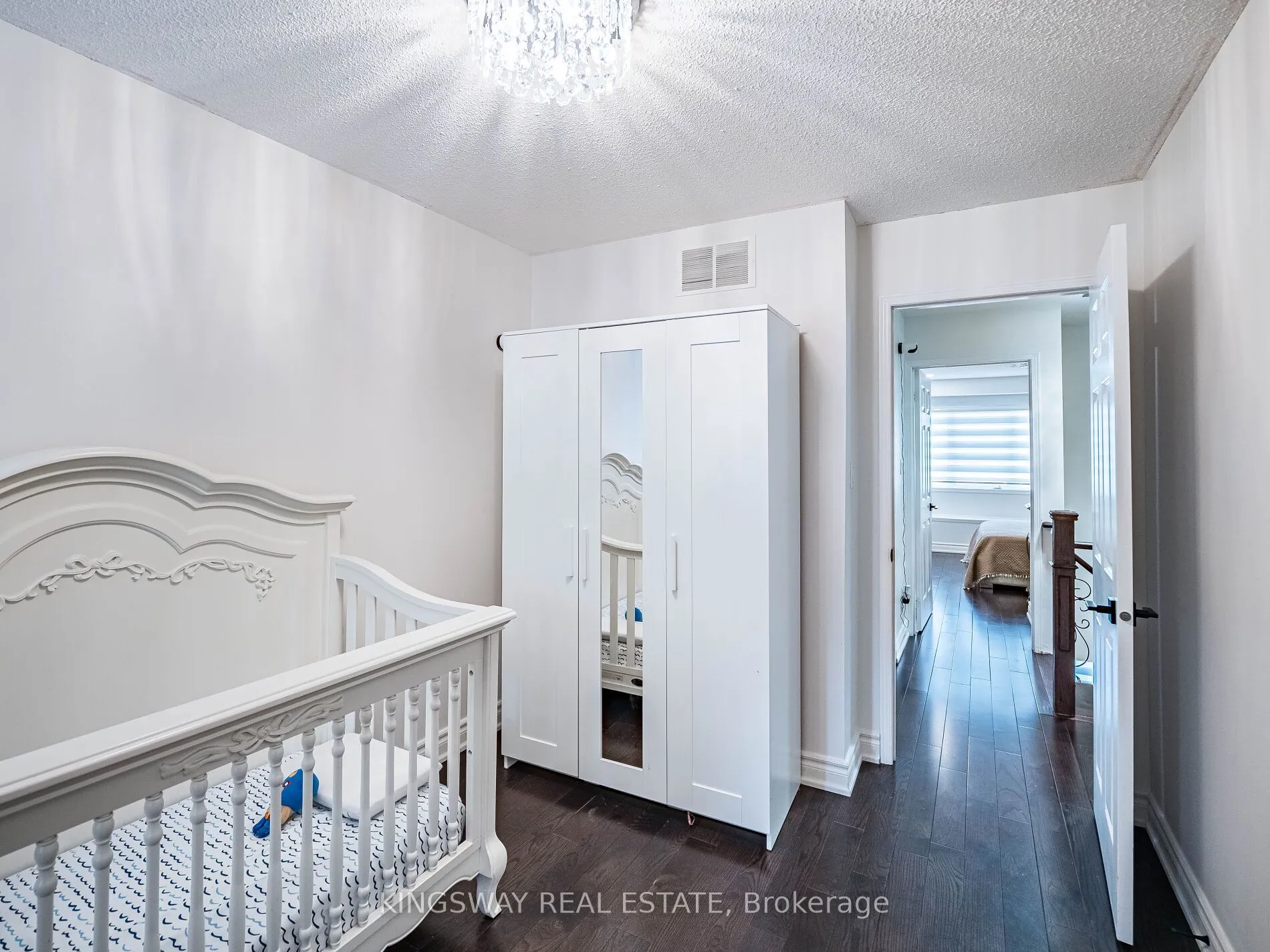 3221 Redpath Circle