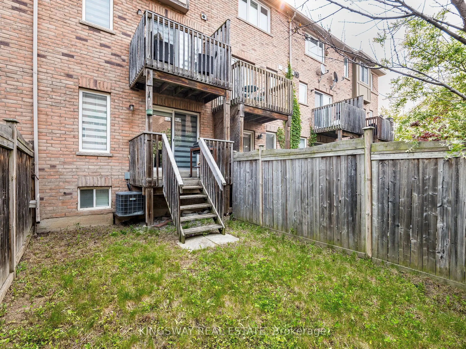 3221 Redpath Circle
