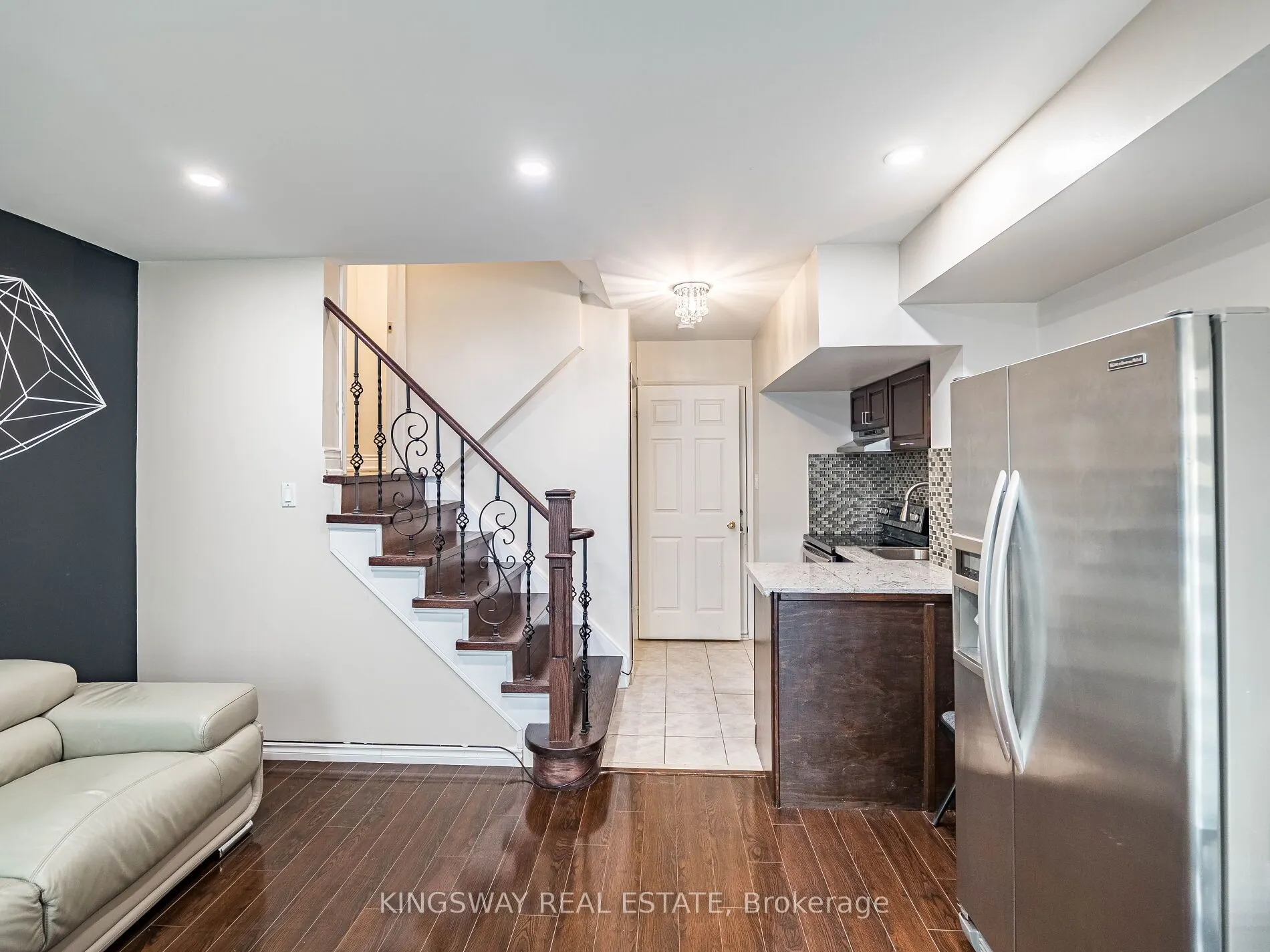 3221 Redpath Circle