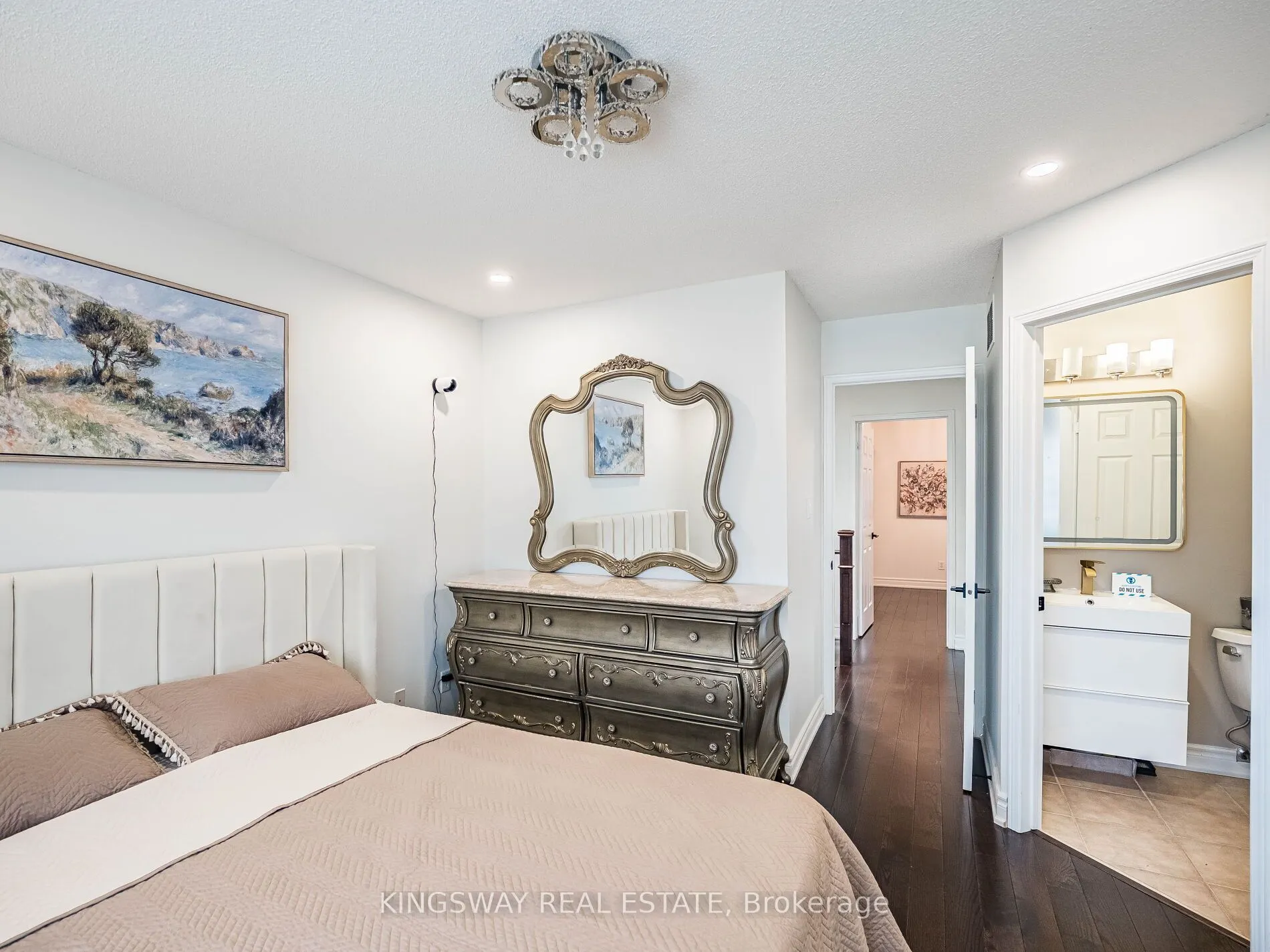 3221 Redpath Circle