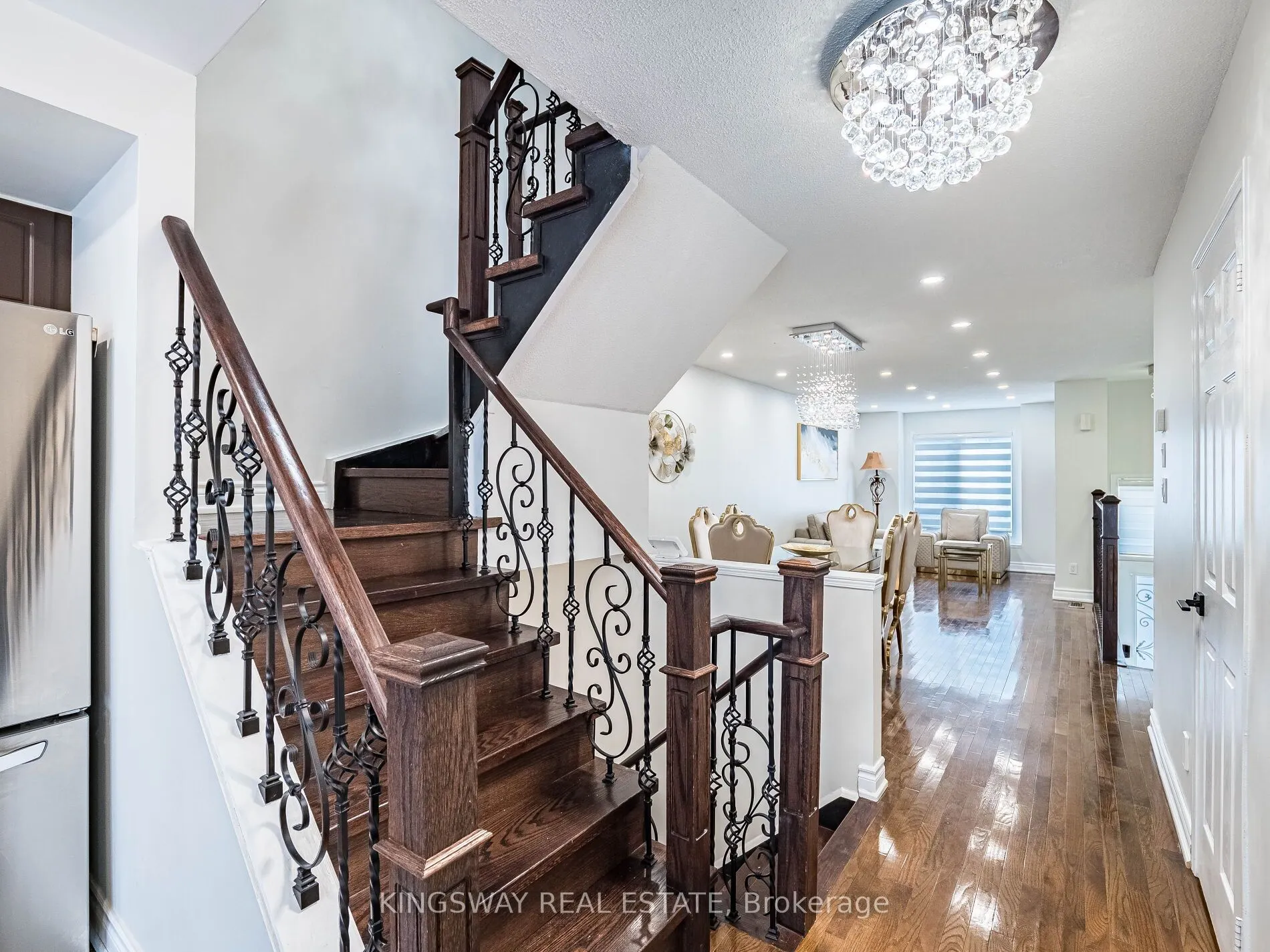 3221 Redpath Circle