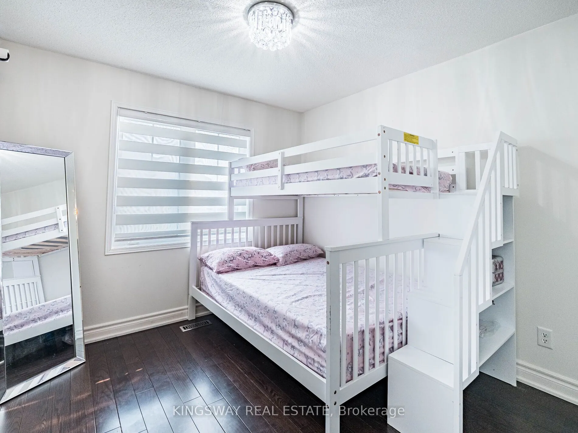 3221 Redpath Circle