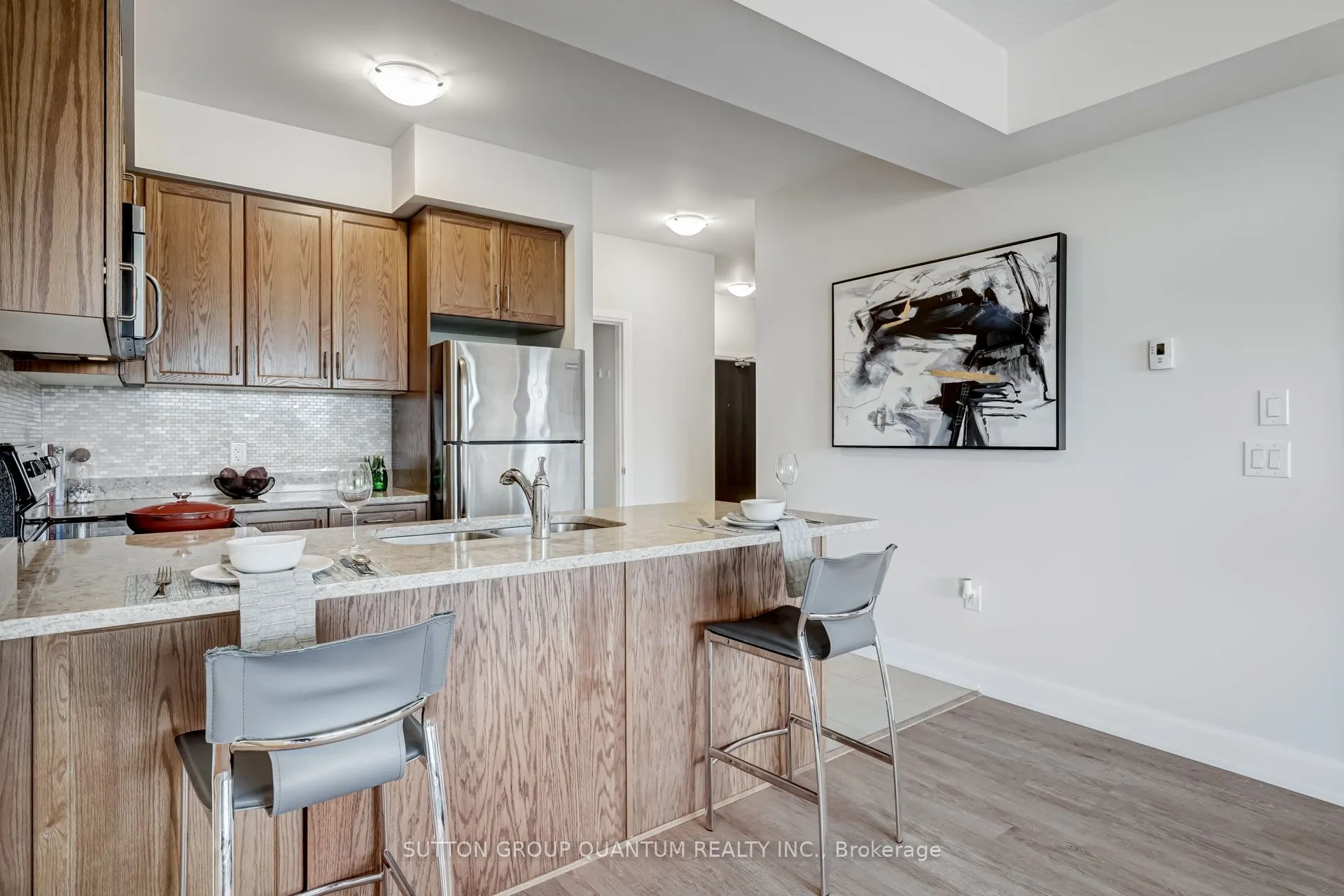 275 Roxton Road, #201