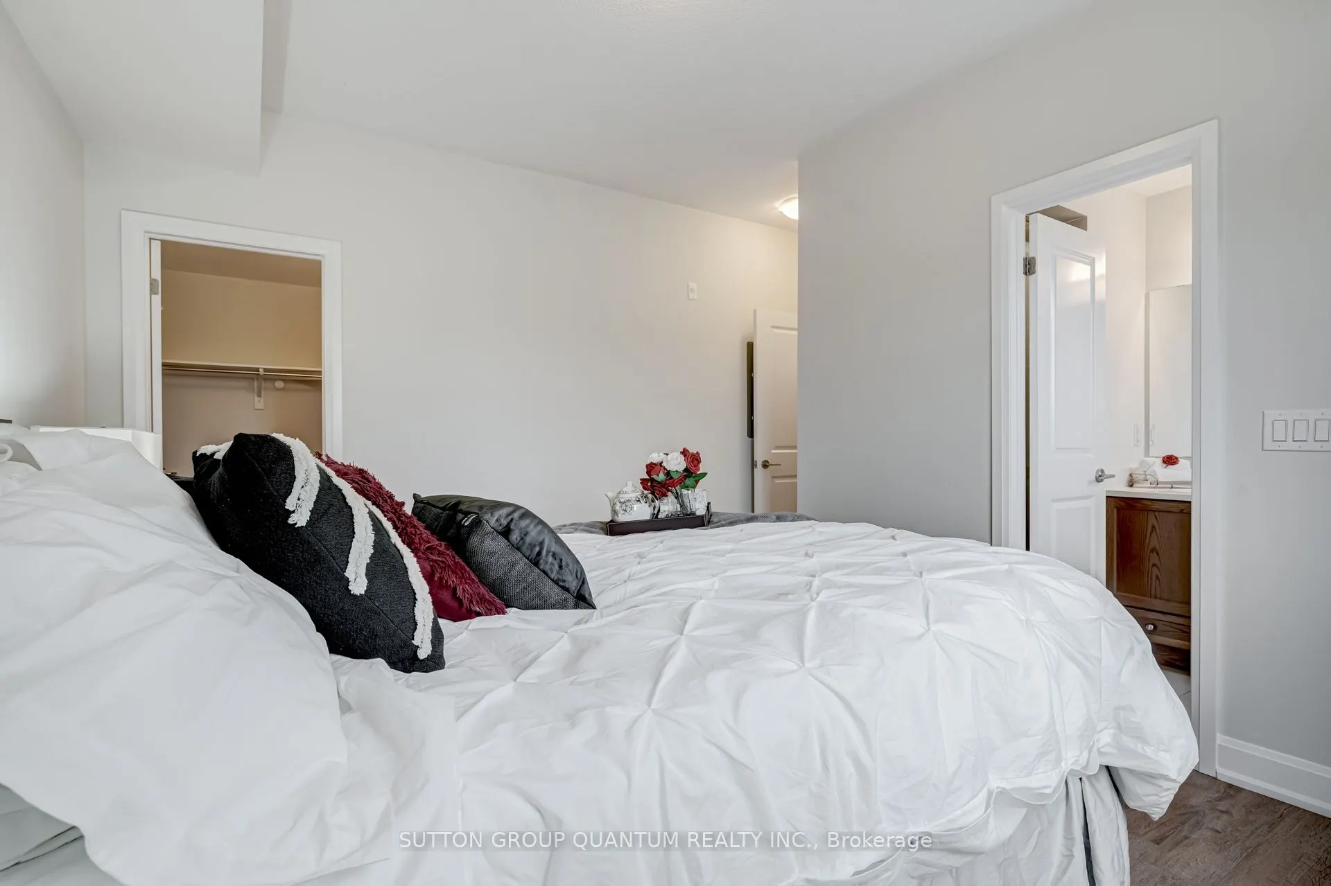 275 Roxton Road, #201