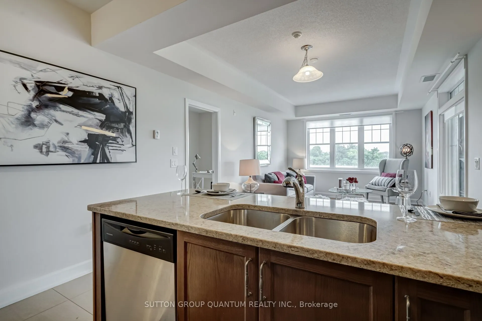 275 Roxton Road, #201