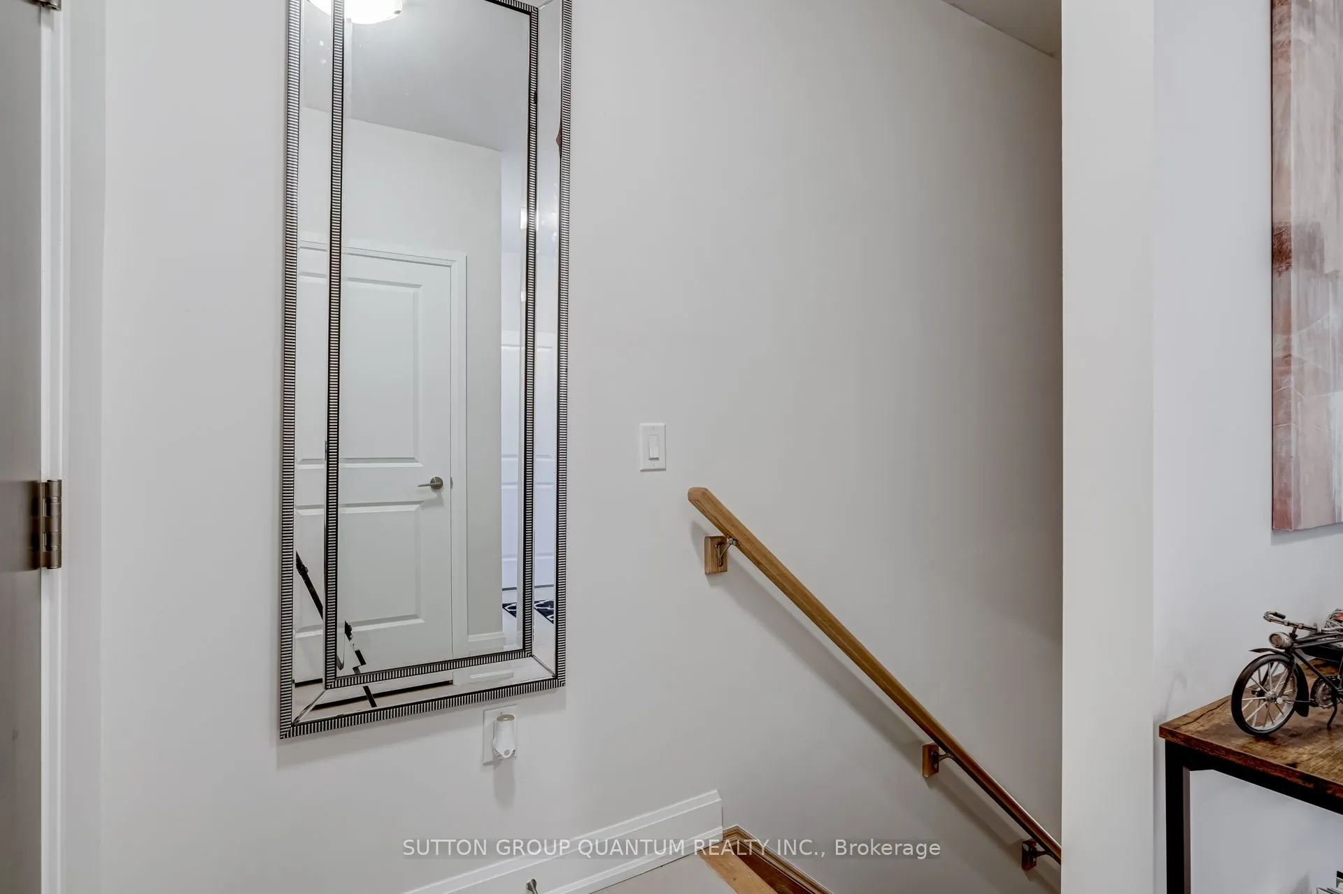 275 Roxton Road, #201