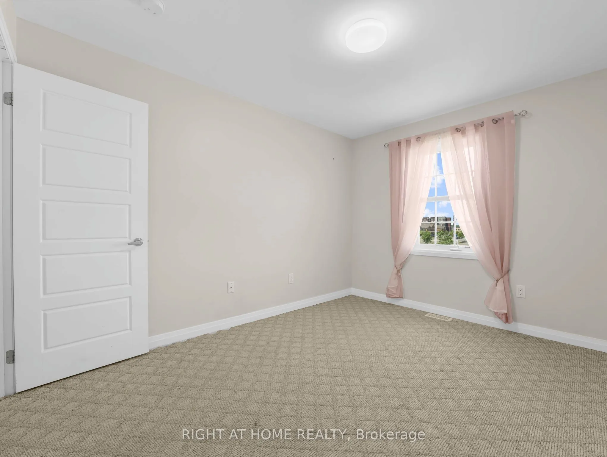 64 Mclaughlin Avenue