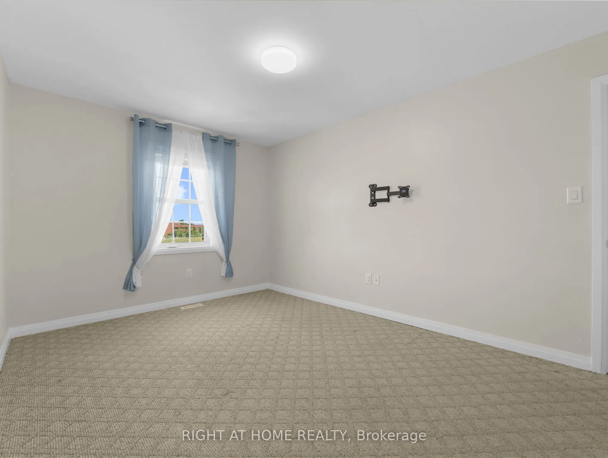 64 Mclaughlin Avenue