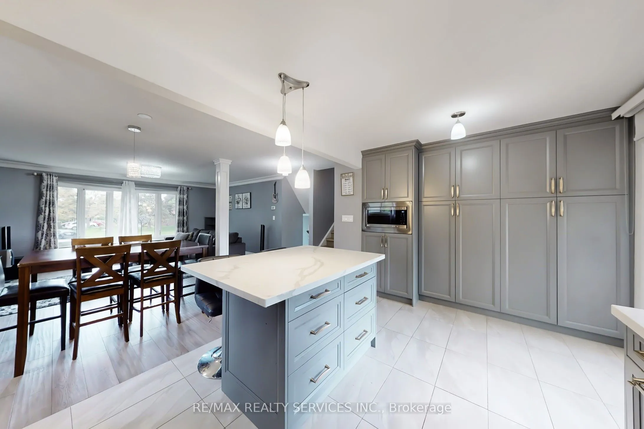 53 Geneva Crescent