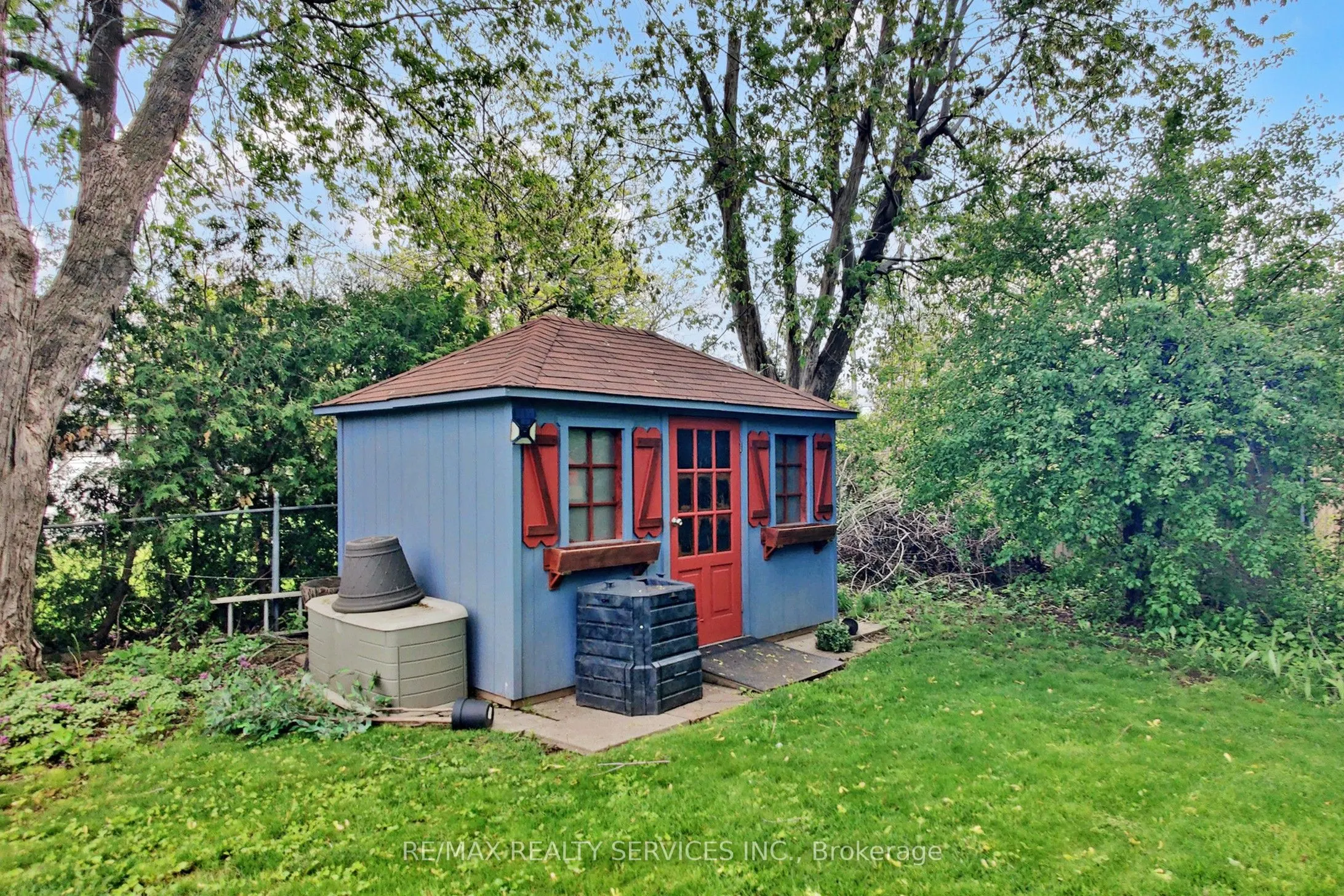 53 Geneva Crescent