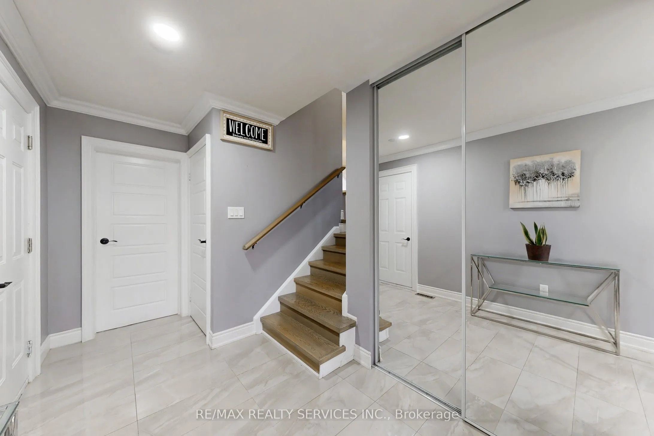 53 Geneva Crescent