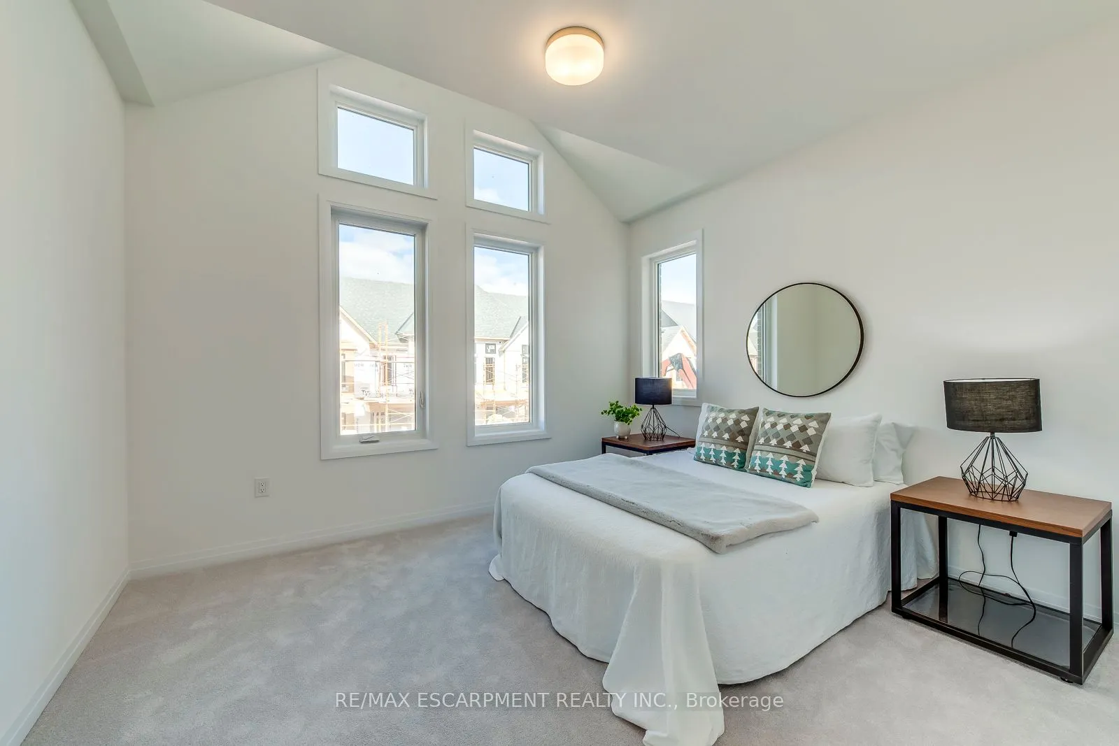 3262 Crystal Drive