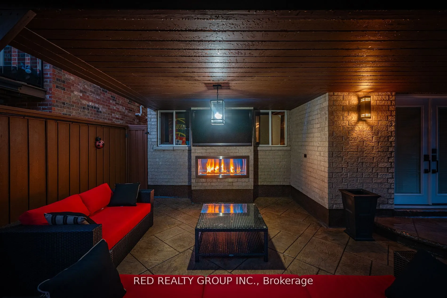 4735 Apple Blossom Circle