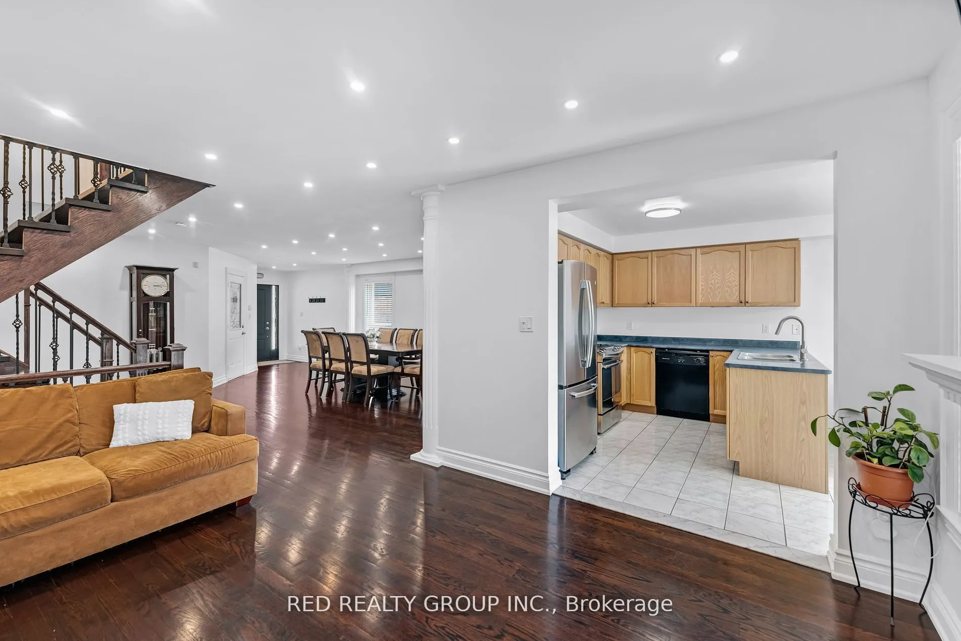 4735 Apple Blossom Circle