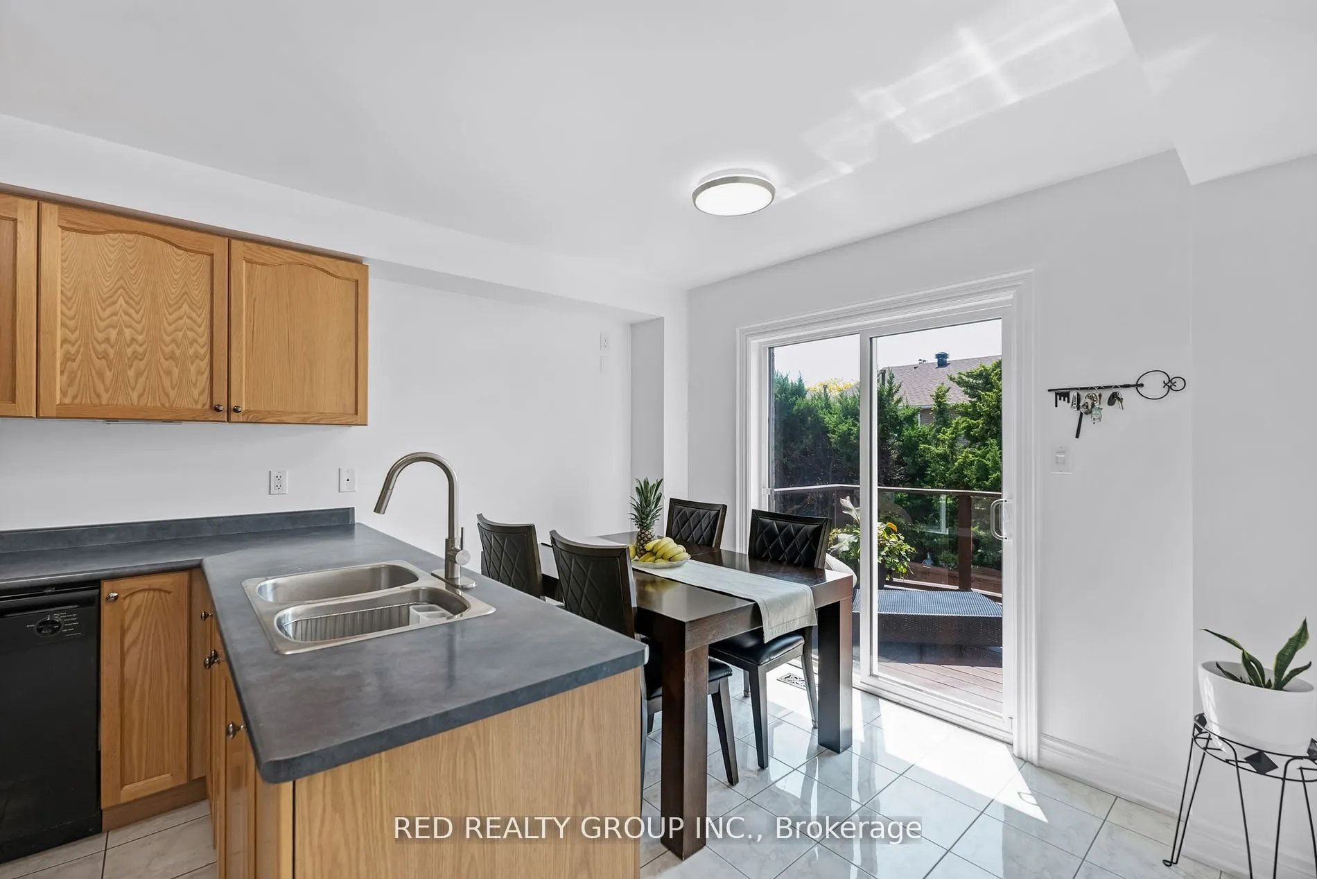 4735 Apple Blossom Circle