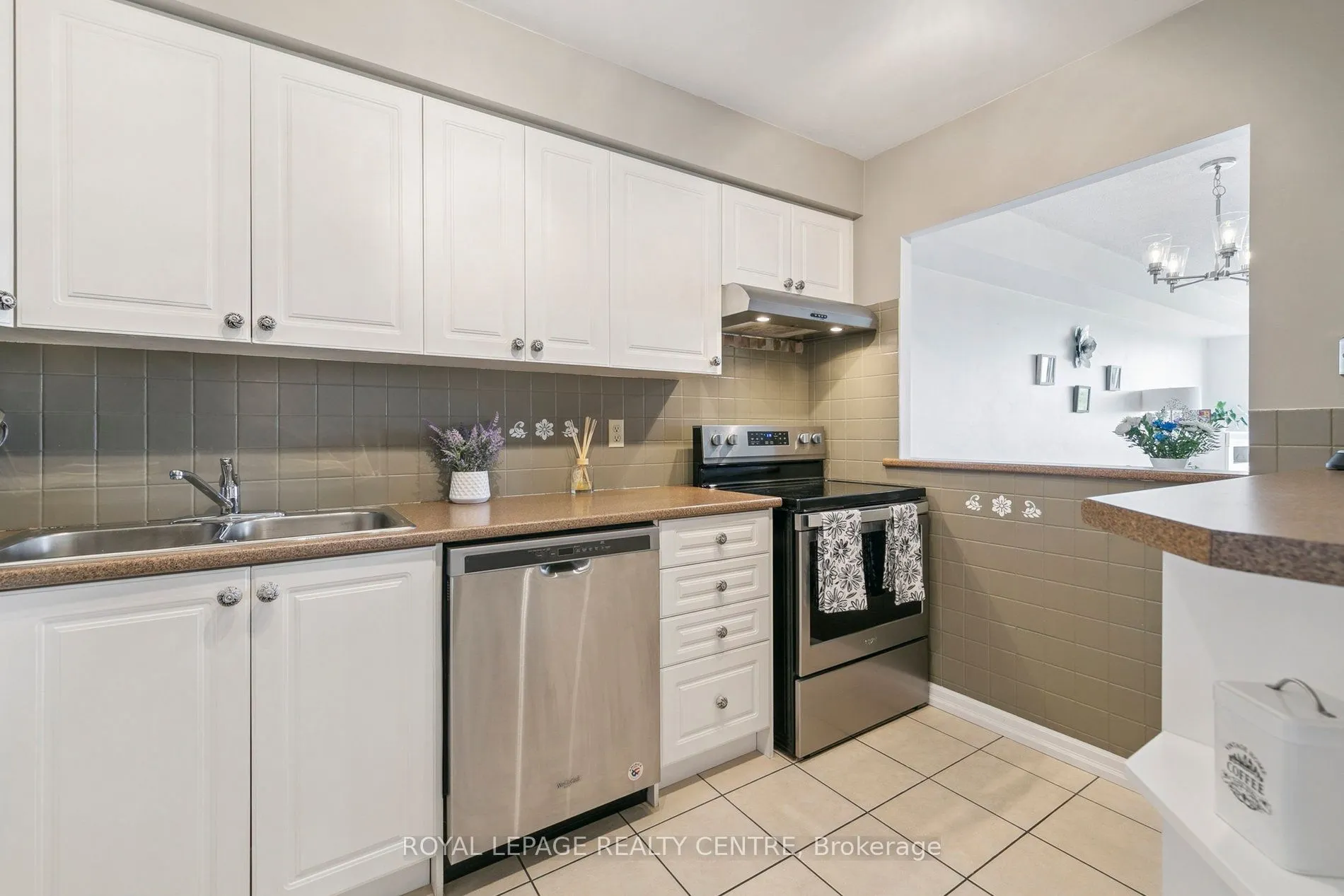 1110 Walden Circle, #807