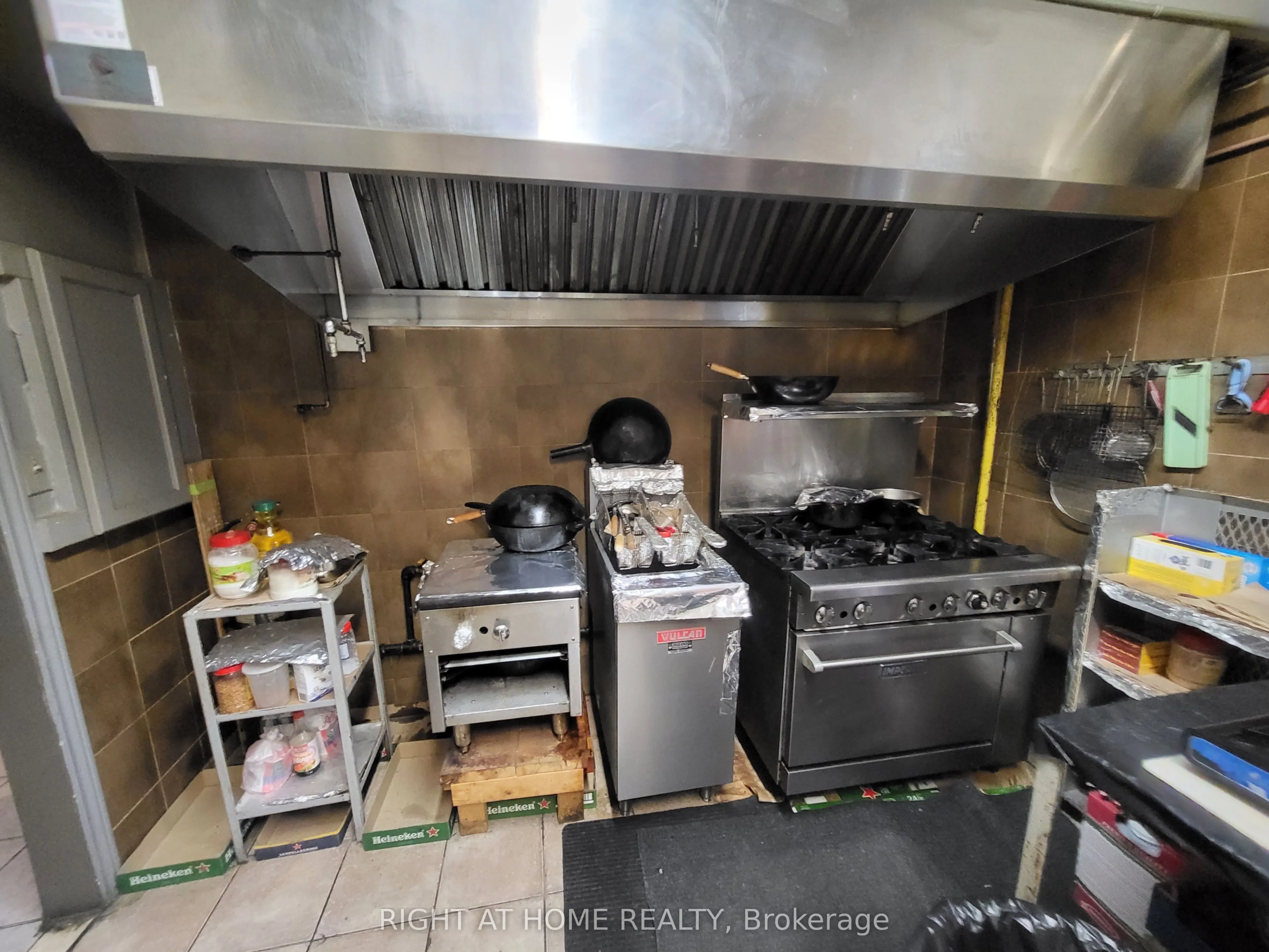 825 Runnymede Road