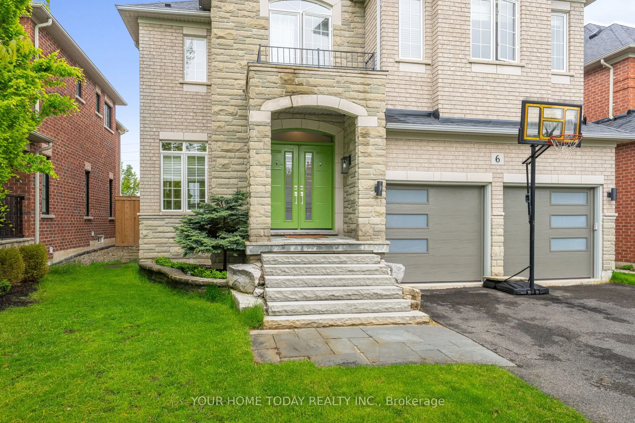 6 Stonebrook Crescent