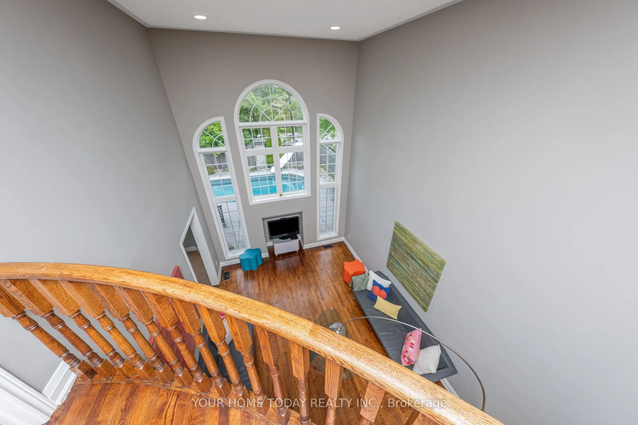 6 Stonebrook Crescent