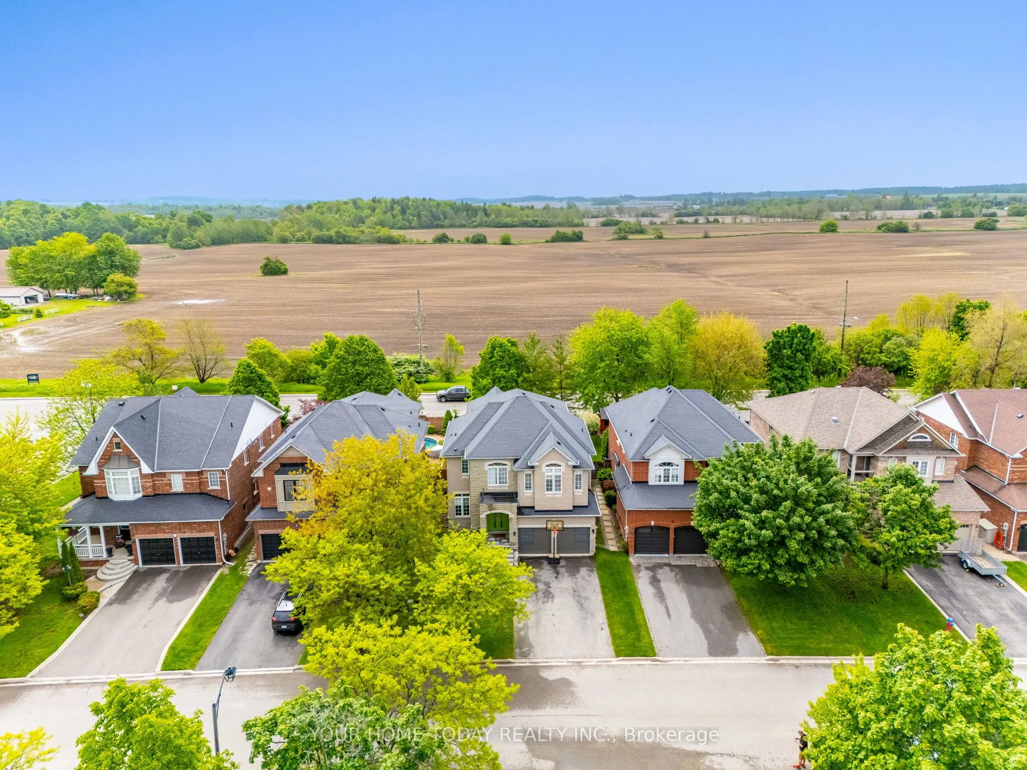 6 Stonebrook Crescent
