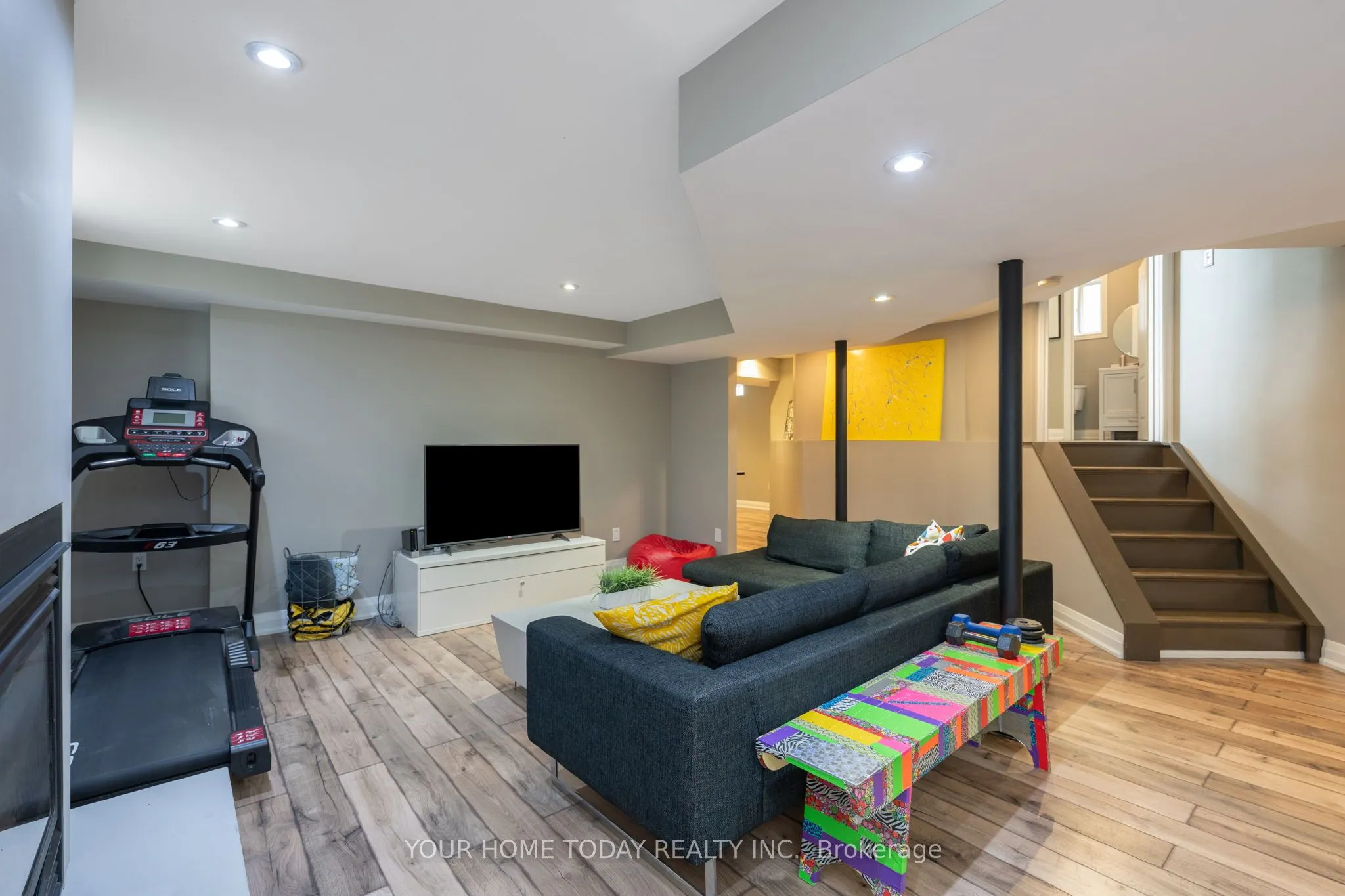 6 Stonebrook Crescent