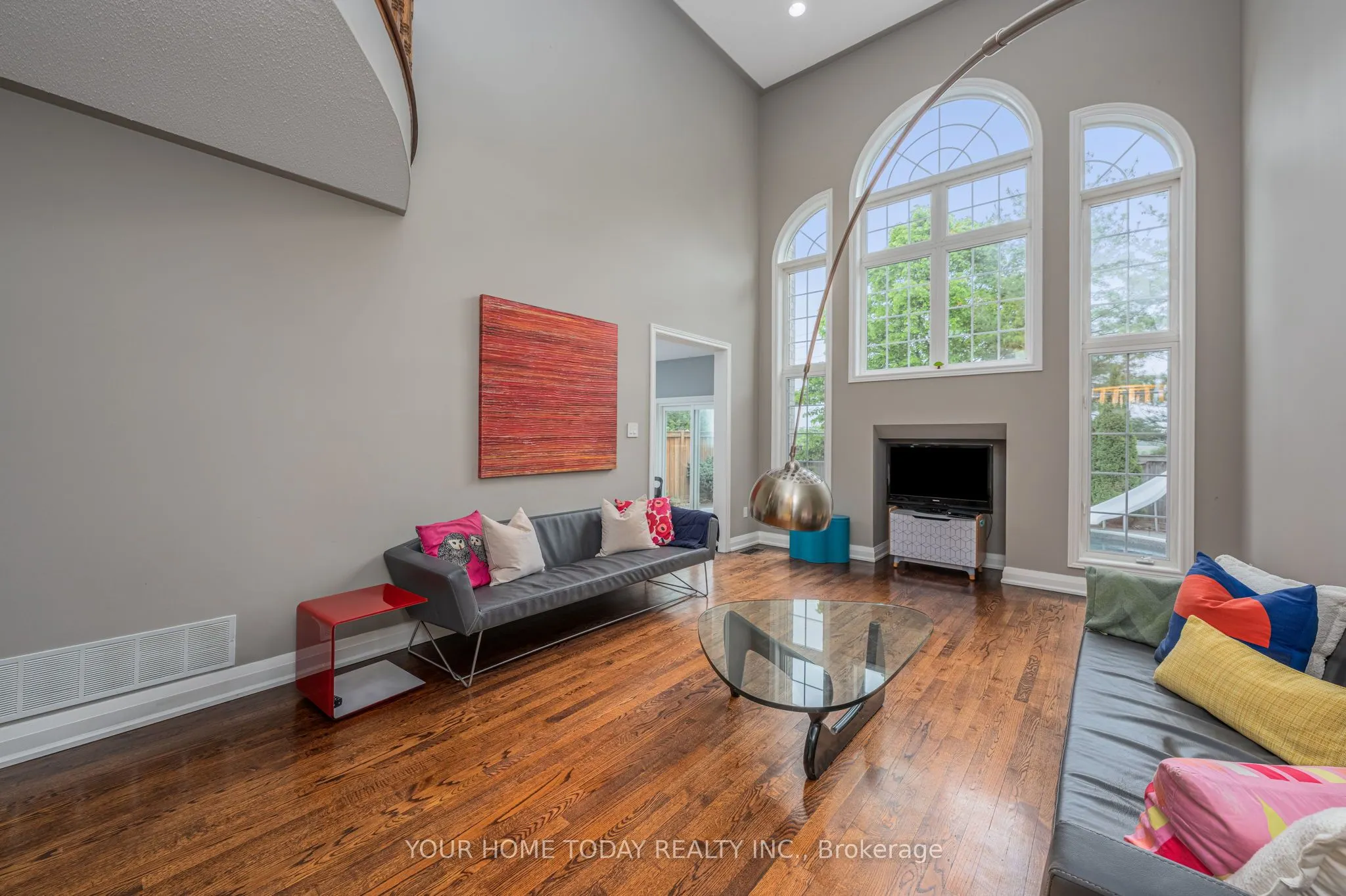 6 Stonebrook Crescent