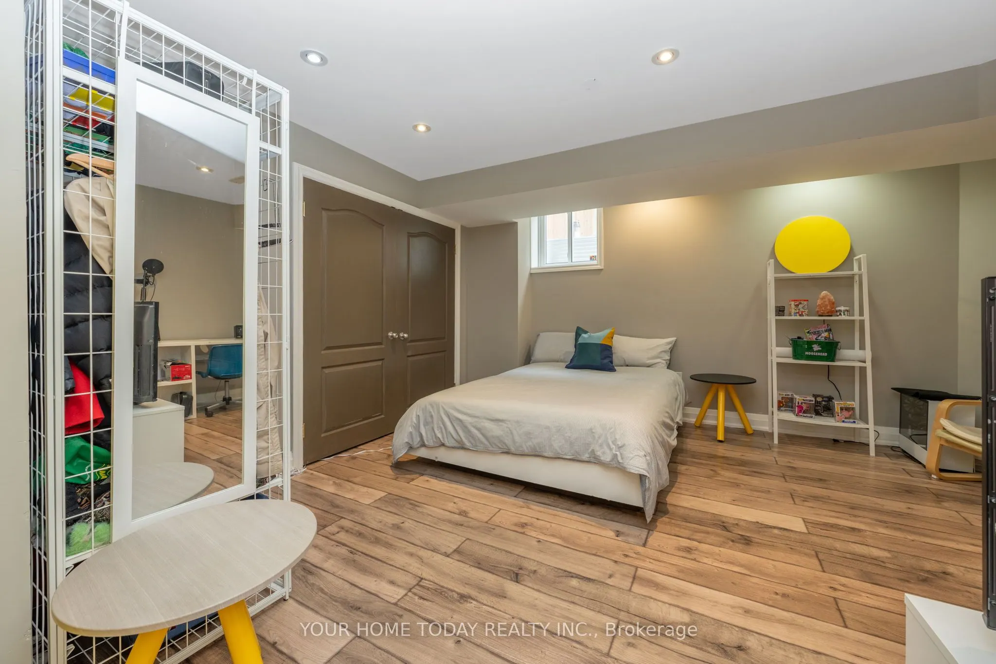 6 Stonebrook Crescent