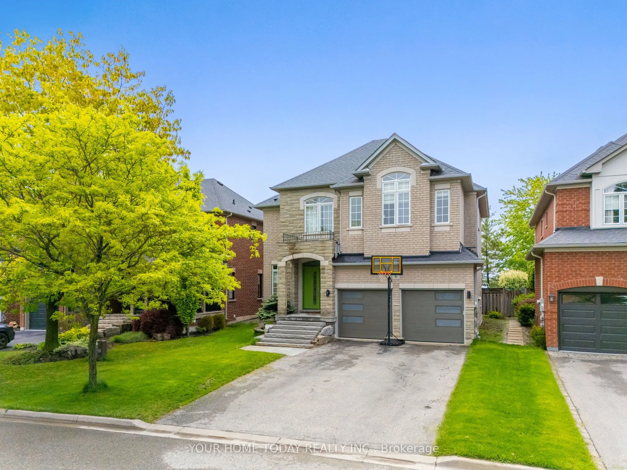 6 Stonebrook Crescent