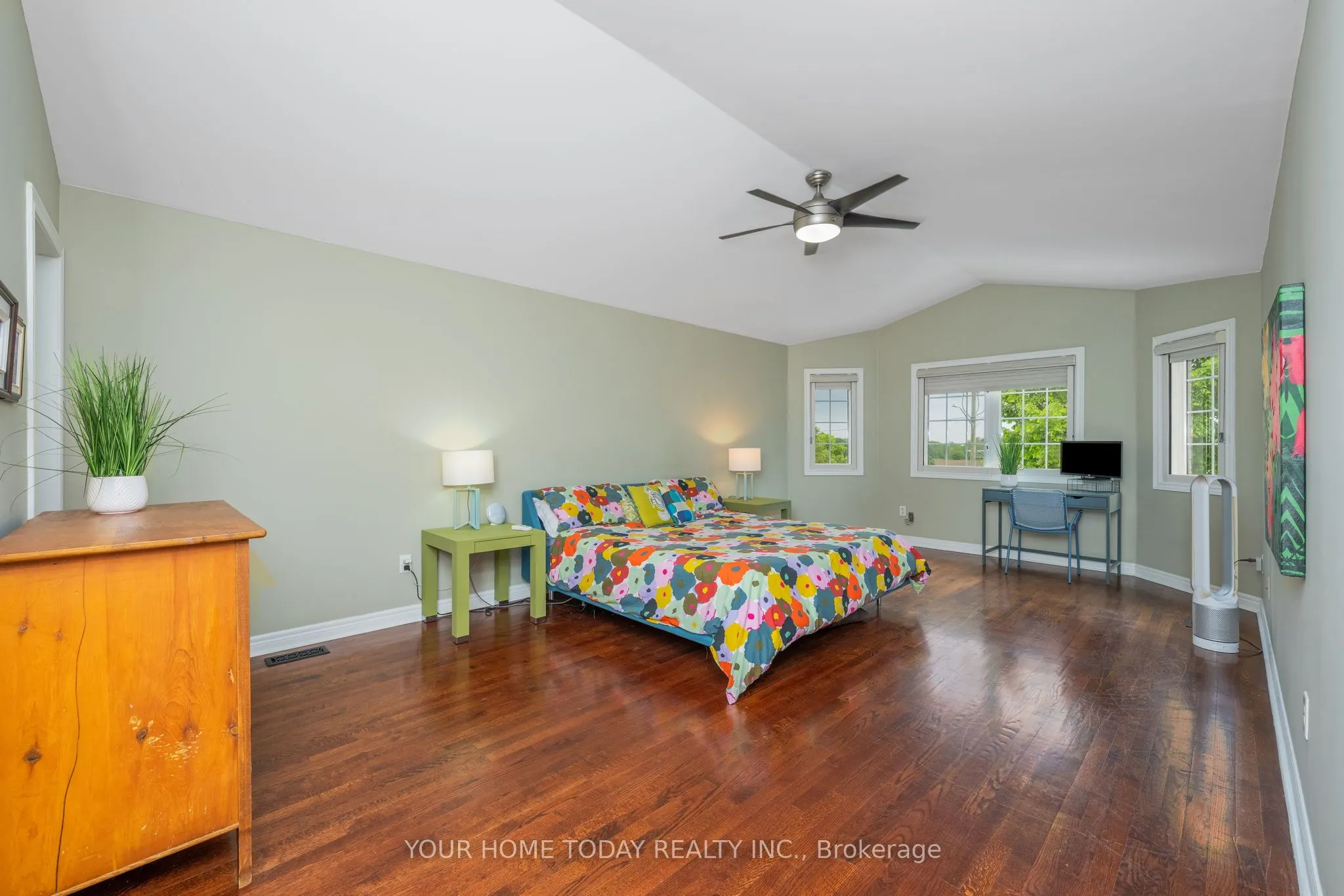 6 Stonebrook Crescent