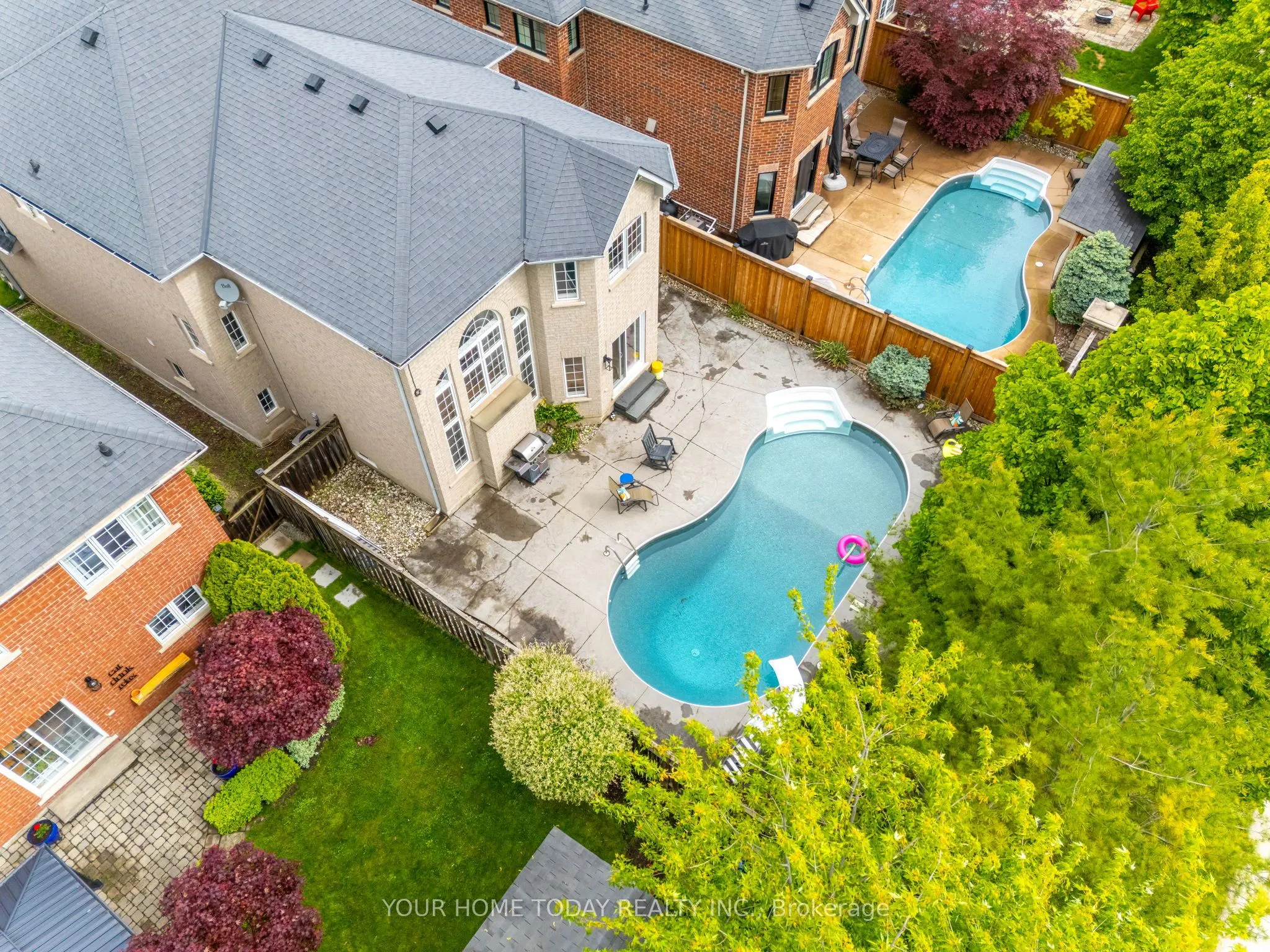 6 Stonebrook Crescent