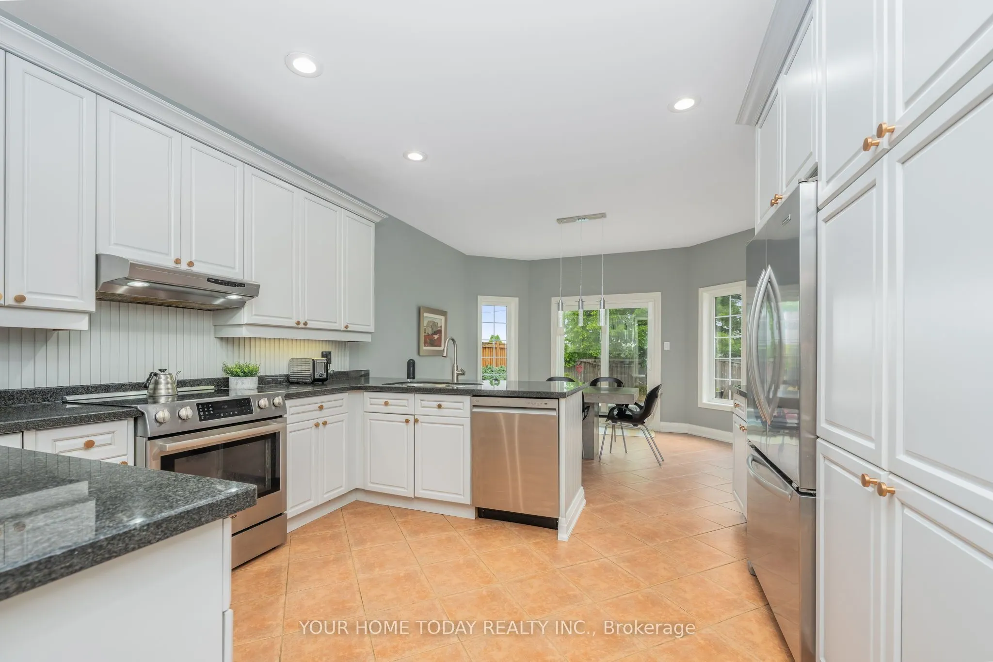 6 Stonebrook Crescent