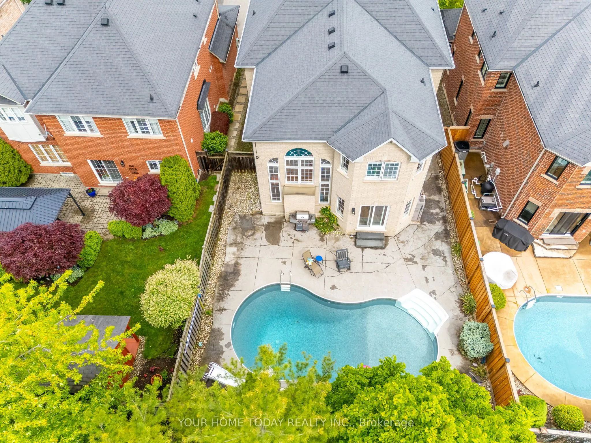 6 Stonebrook Crescent