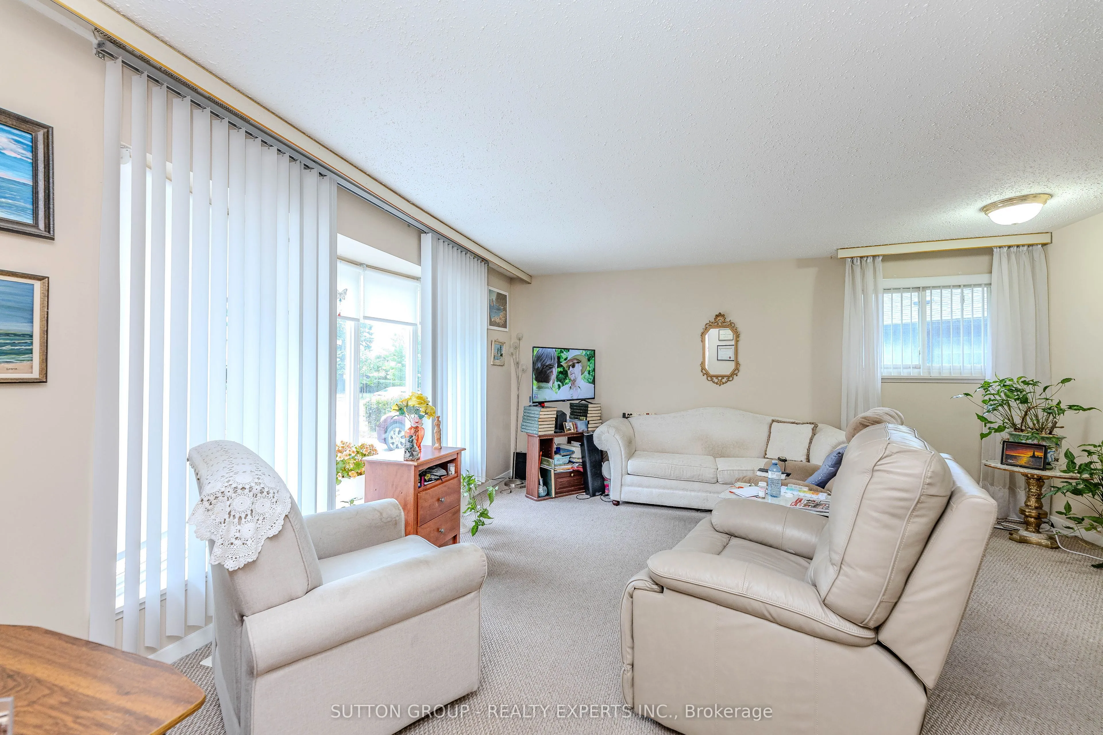 24 Vanderbrent Crescent
