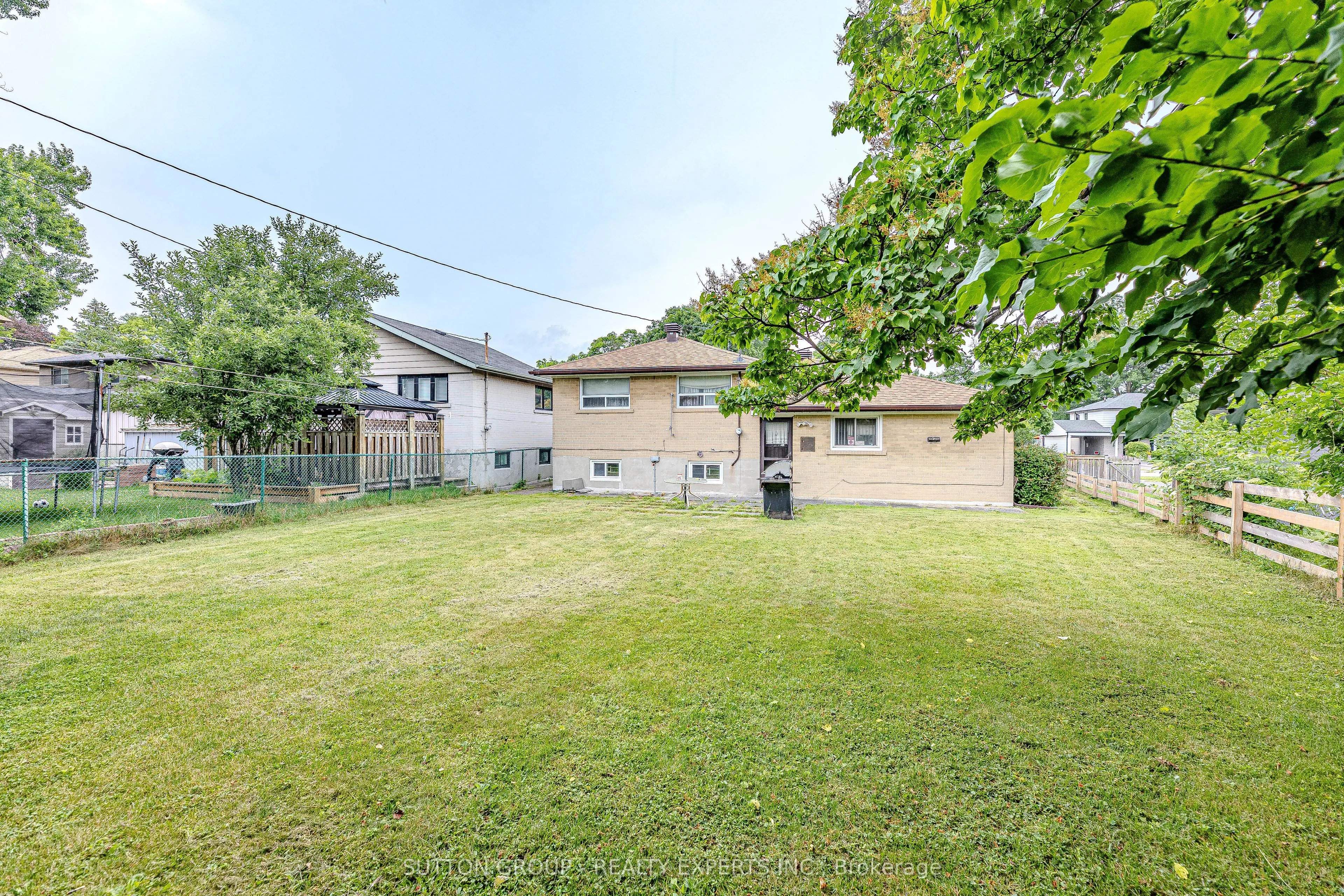 24 Vanderbrent Crescent