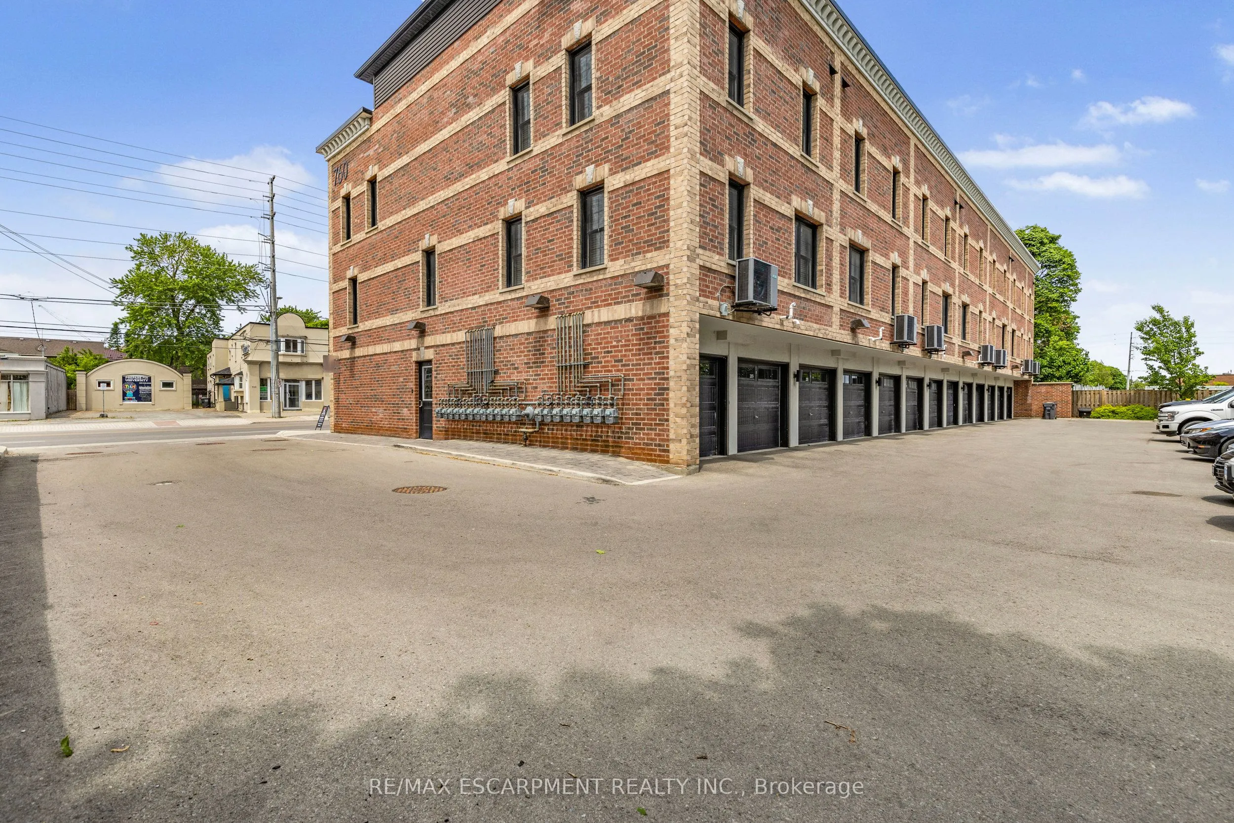 760 Lakeshore Road E, #206