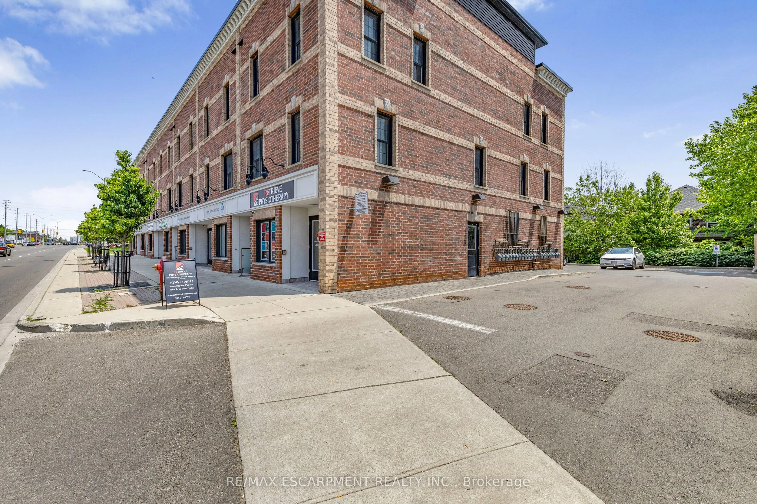 760 Lakeshore Road E, #206