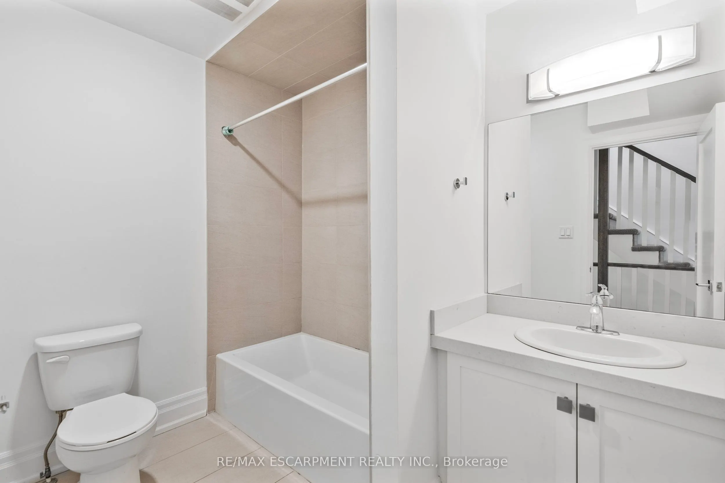 760 Lakeshore Road E, #206