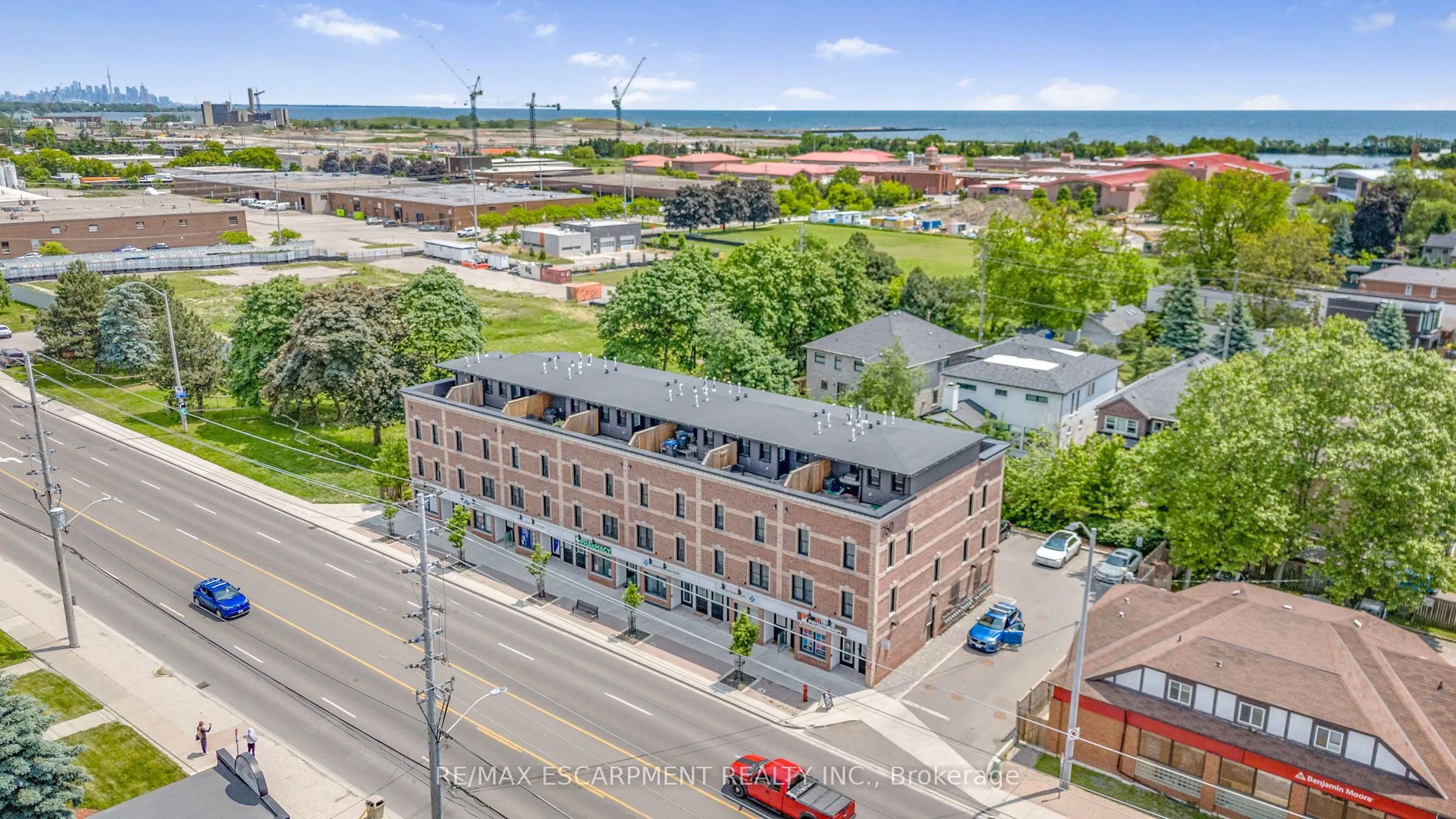 760 Lakeshore Road E, #206