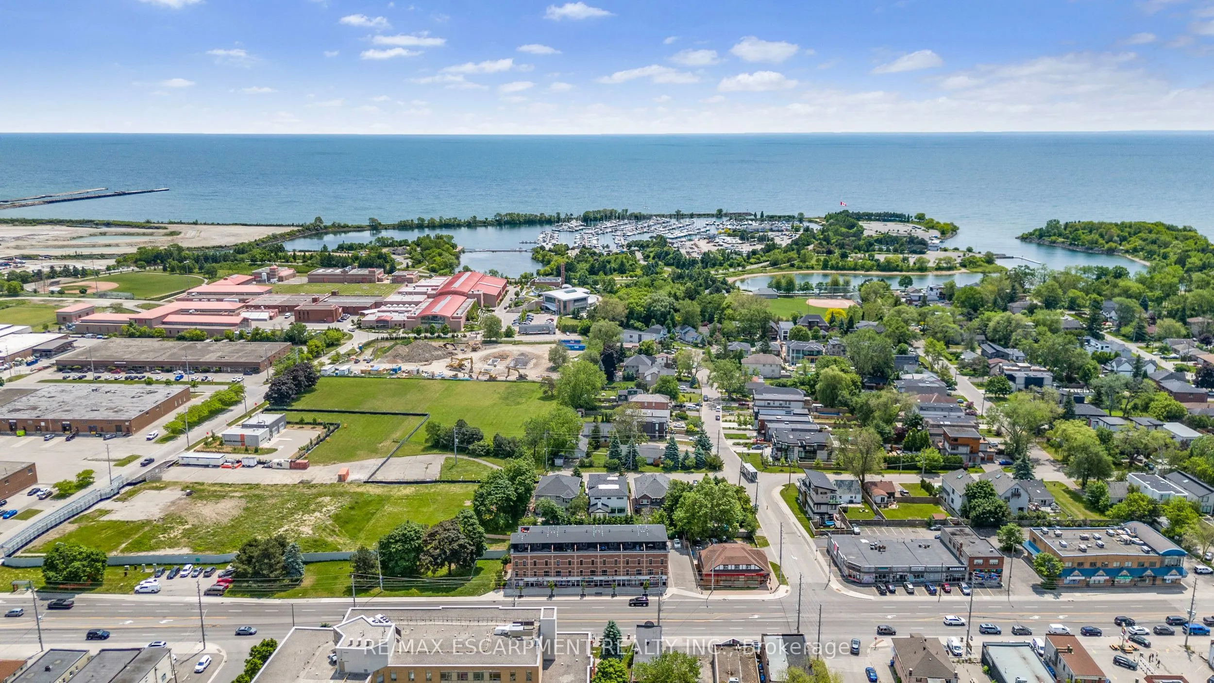 760 Lakeshore Road E, #206