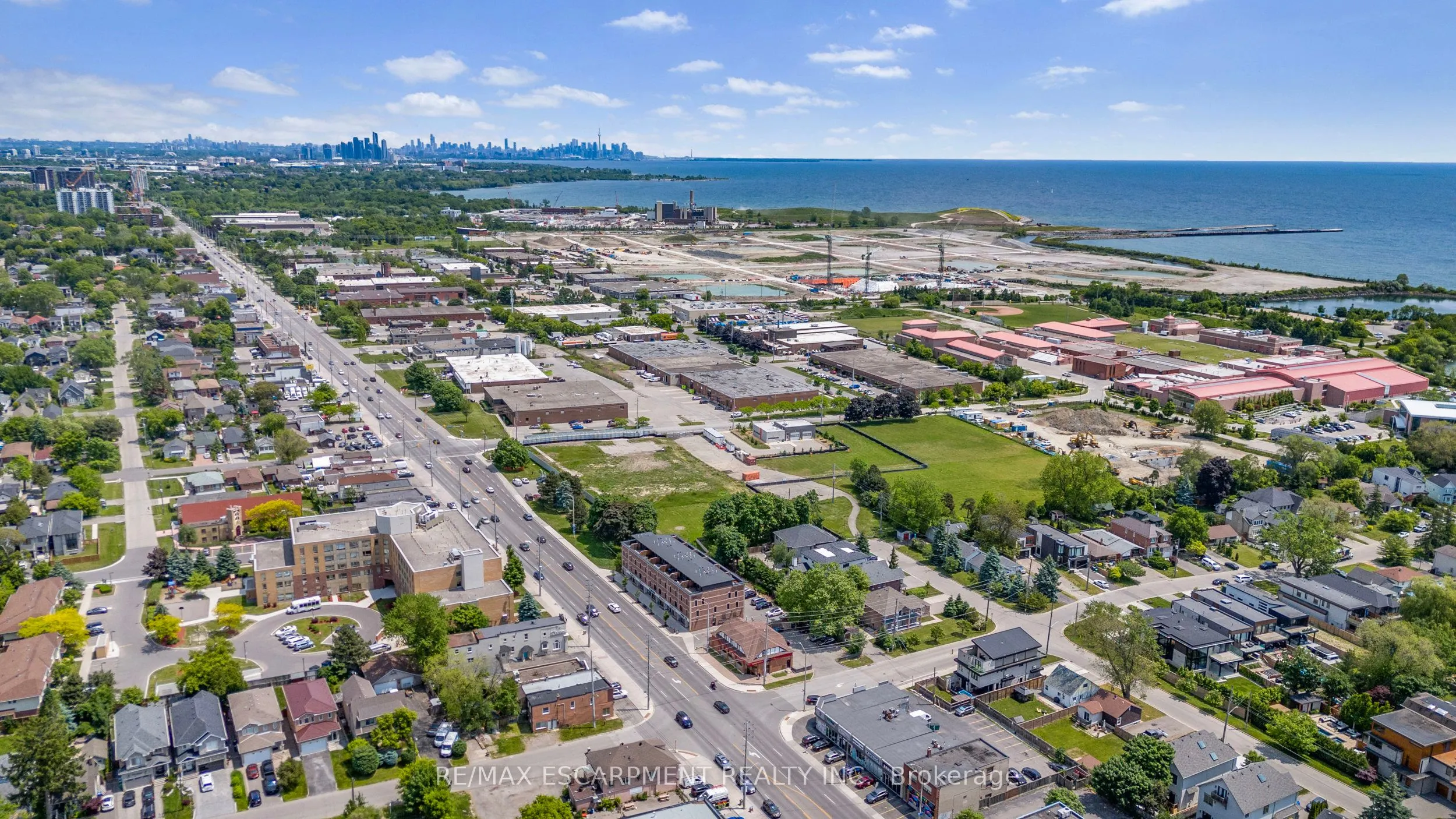760 Lakeshore Road E, #206