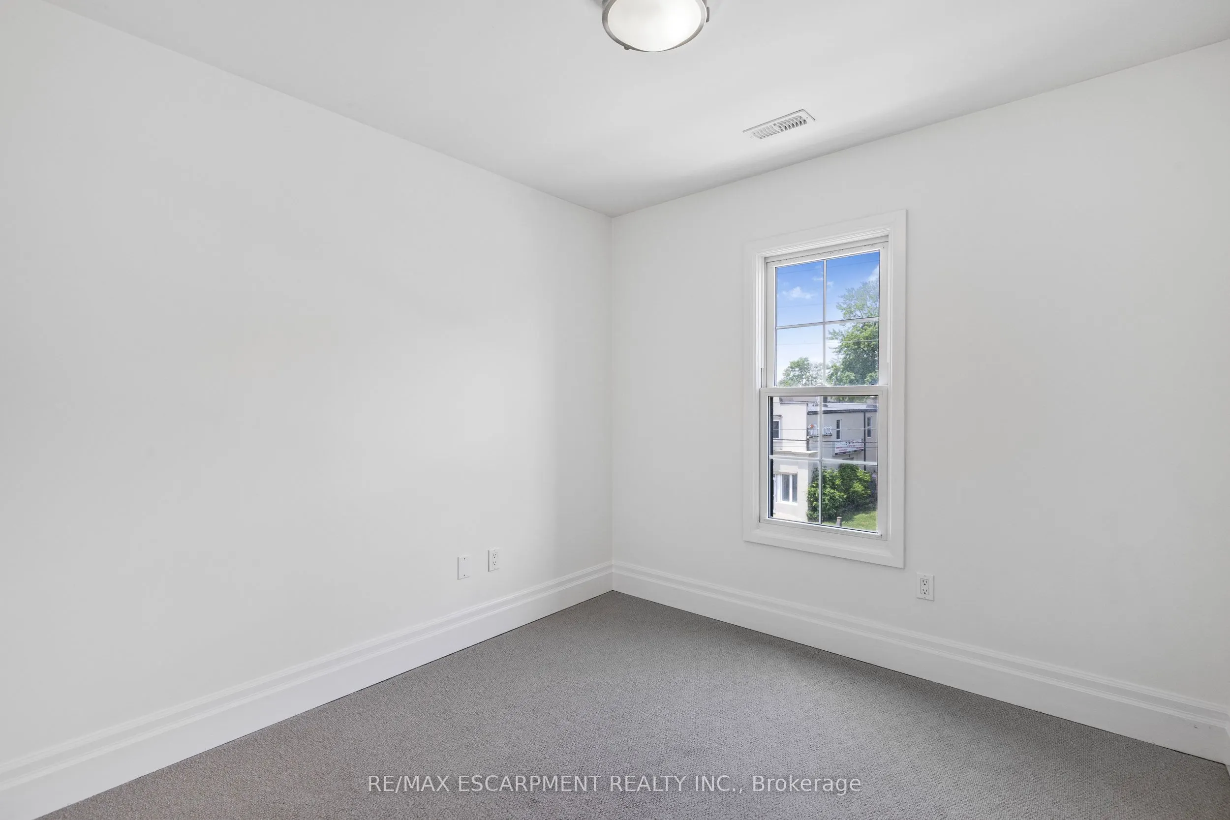 760 Lakeshore Road E, #206