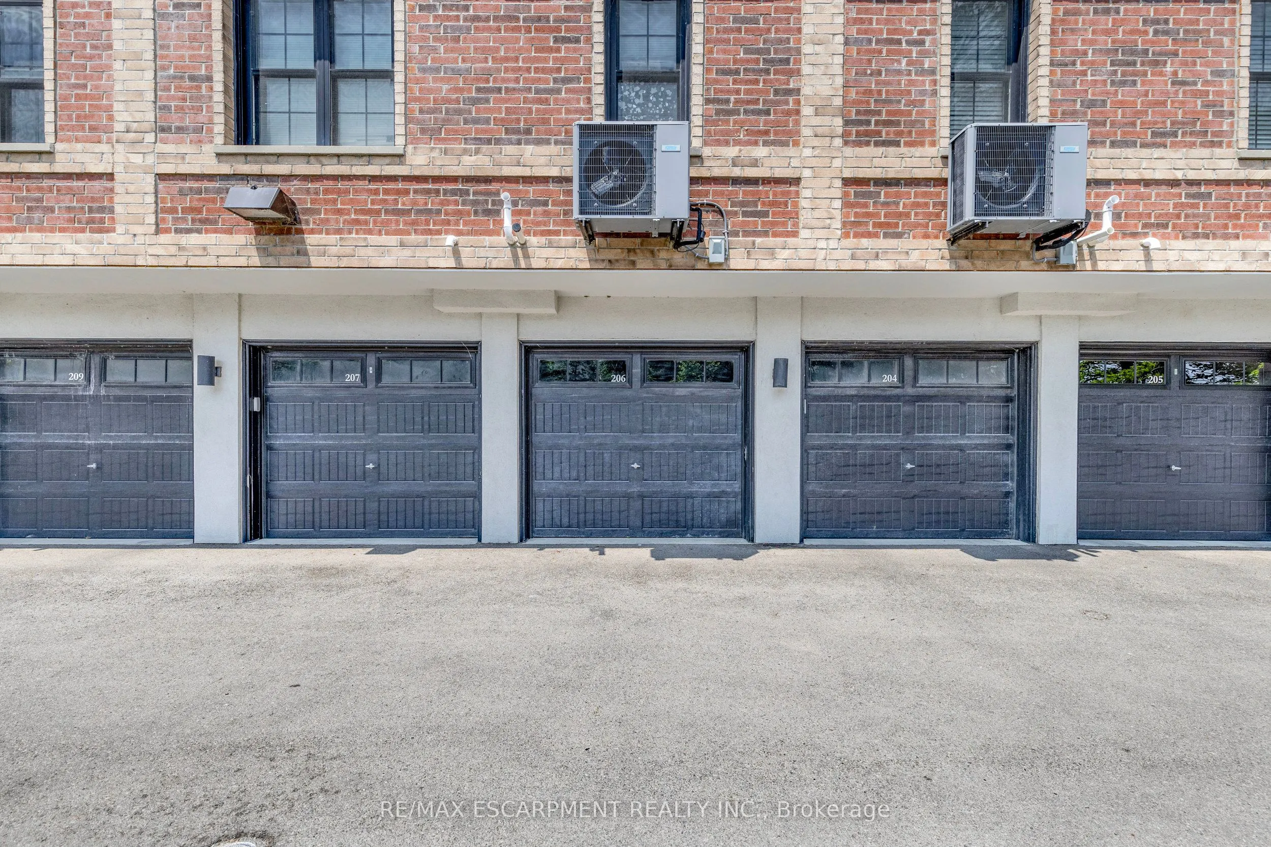 760 Lakeshore Road E, #206