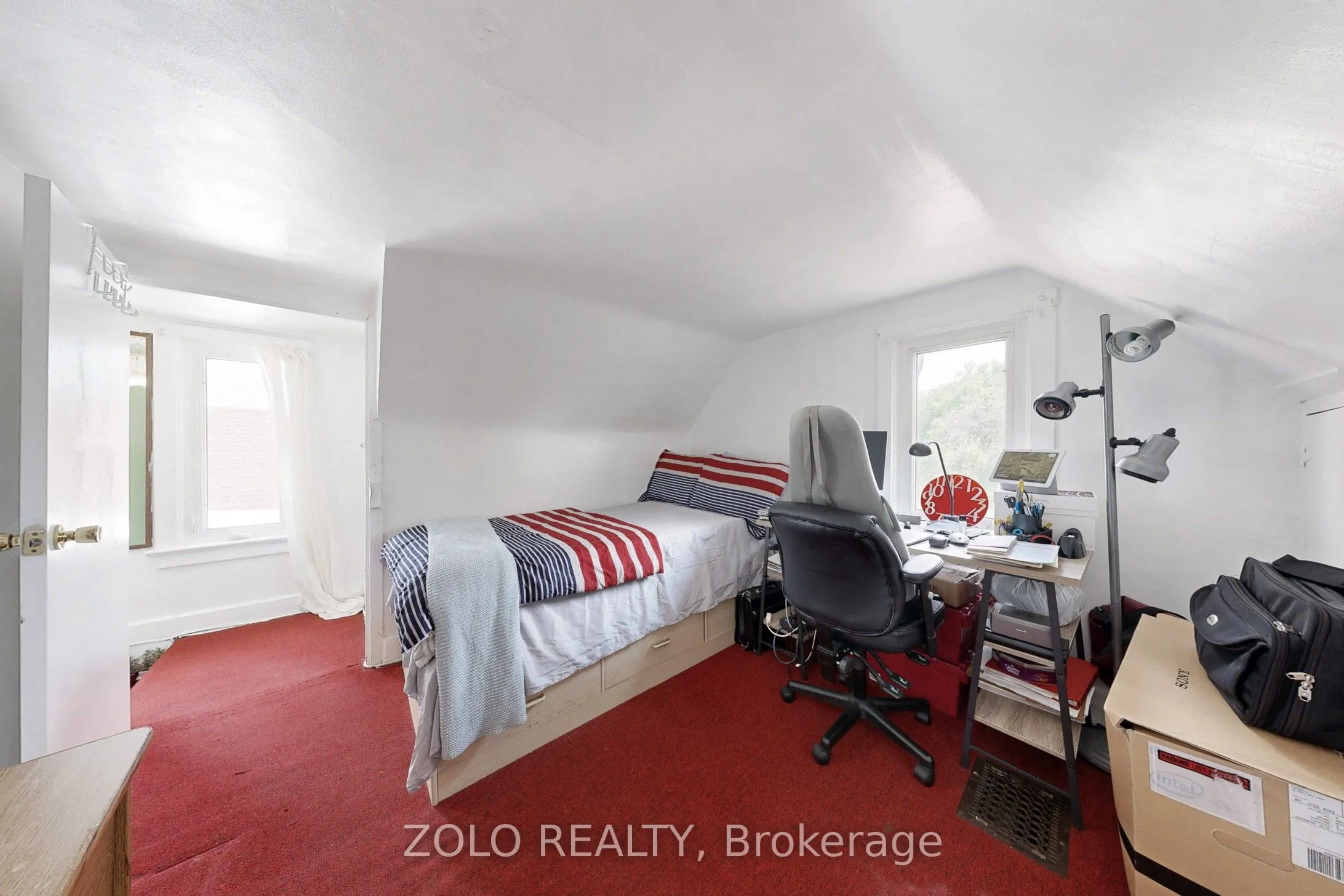 1083 Dupont Street