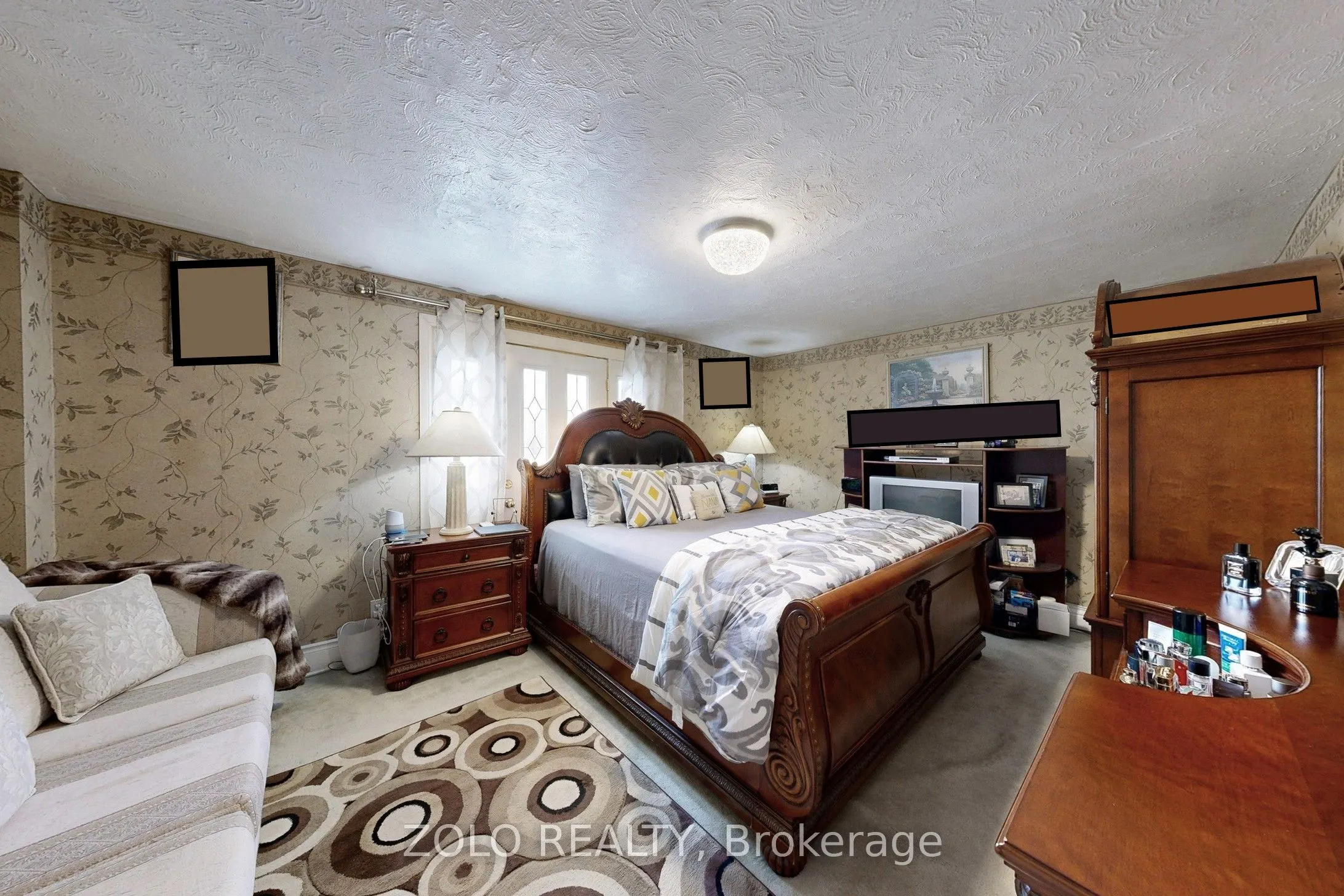1083 Dupont Street