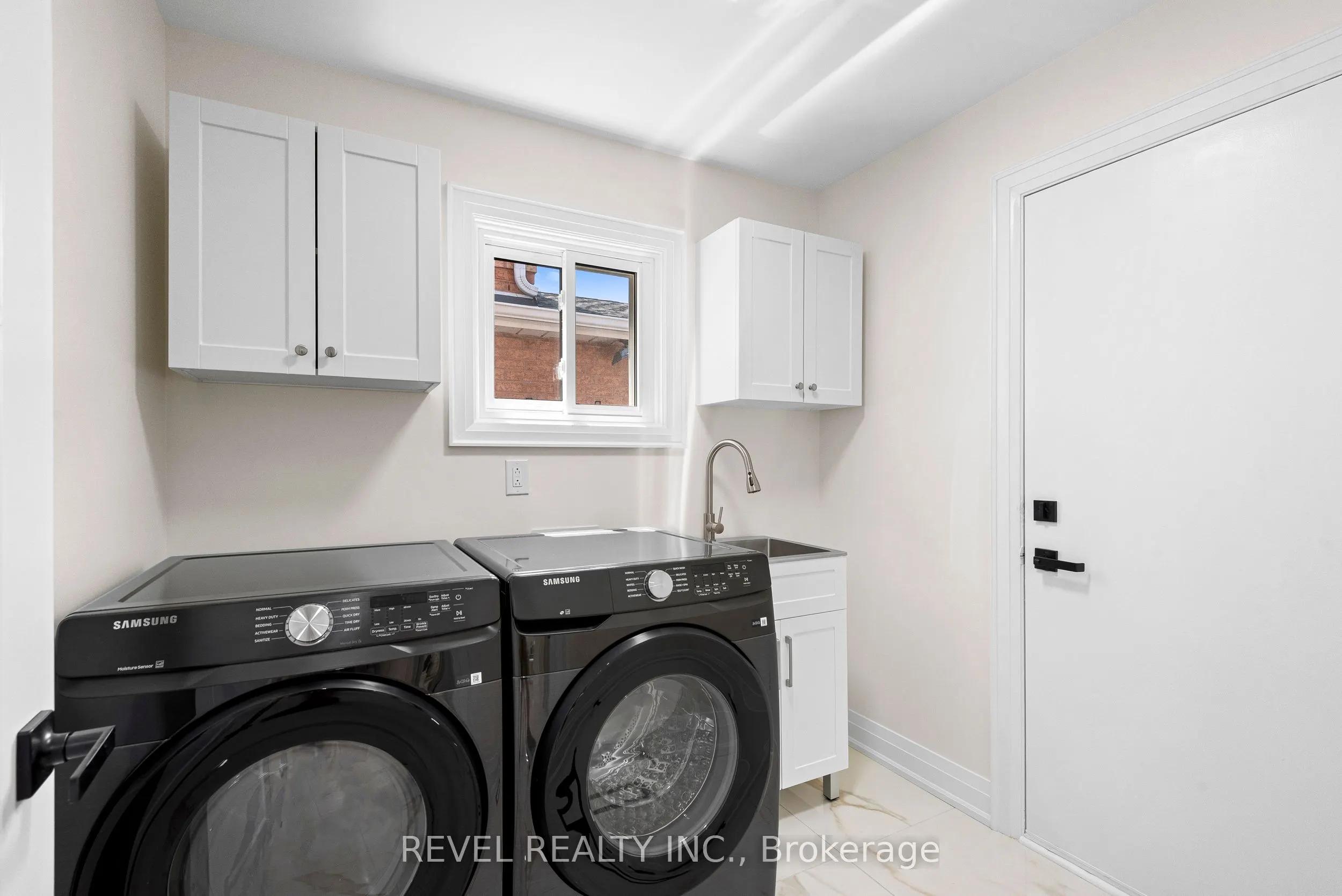 6881 Lisgar Drive