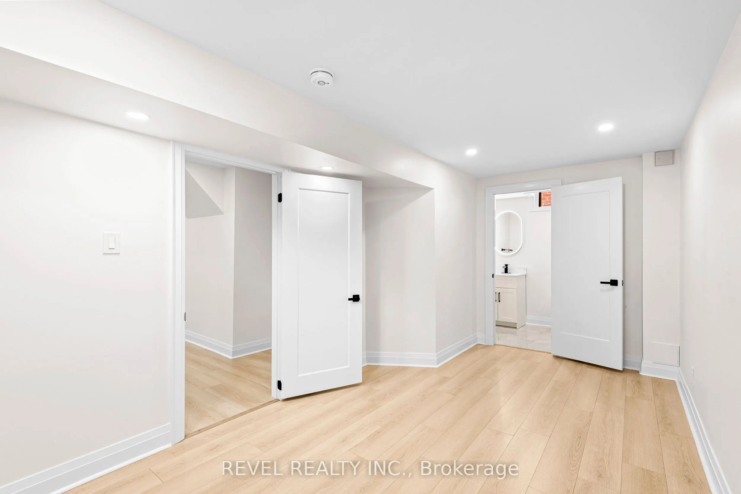 6881 Lisgar Drive