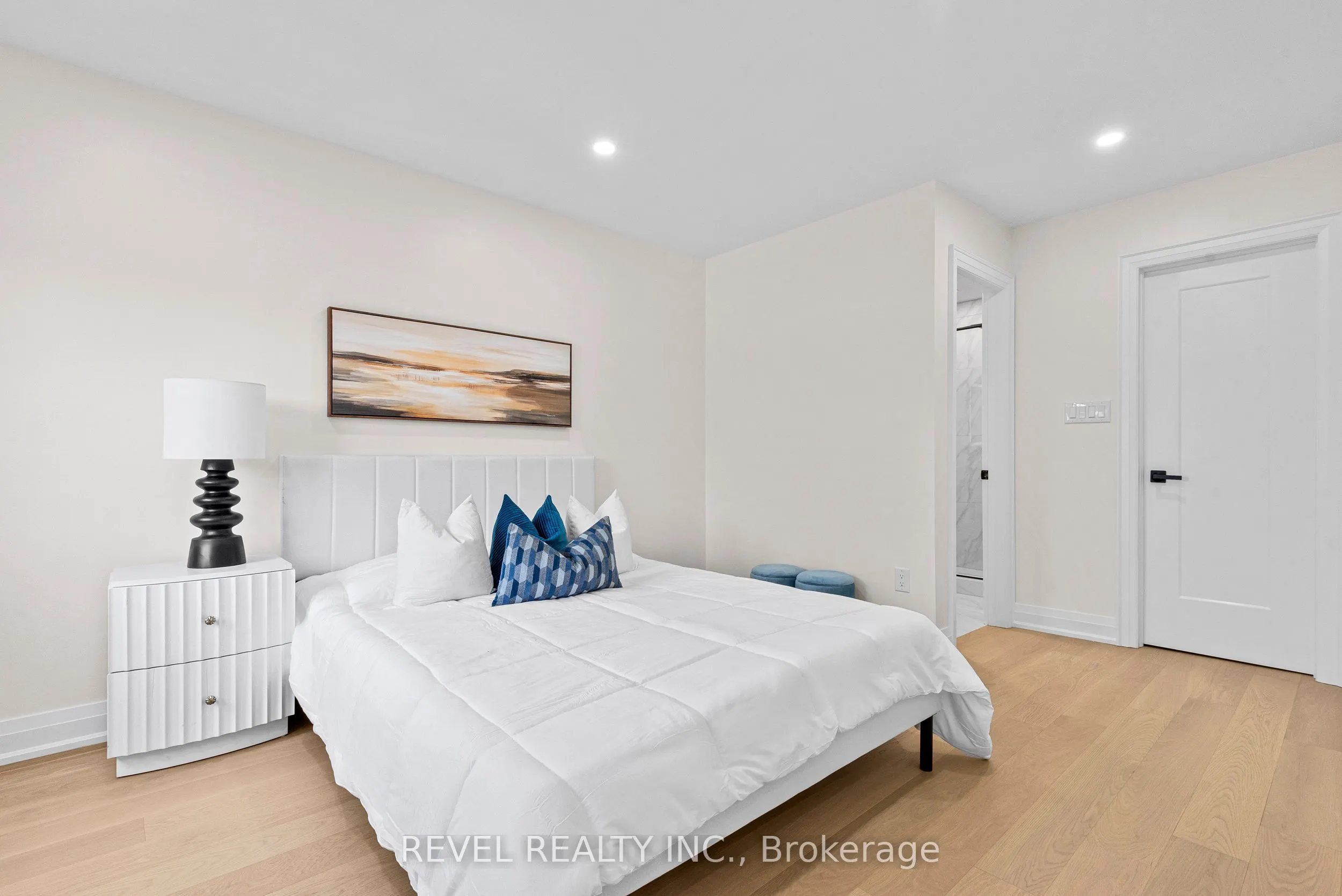 6881 Lisgar Drive